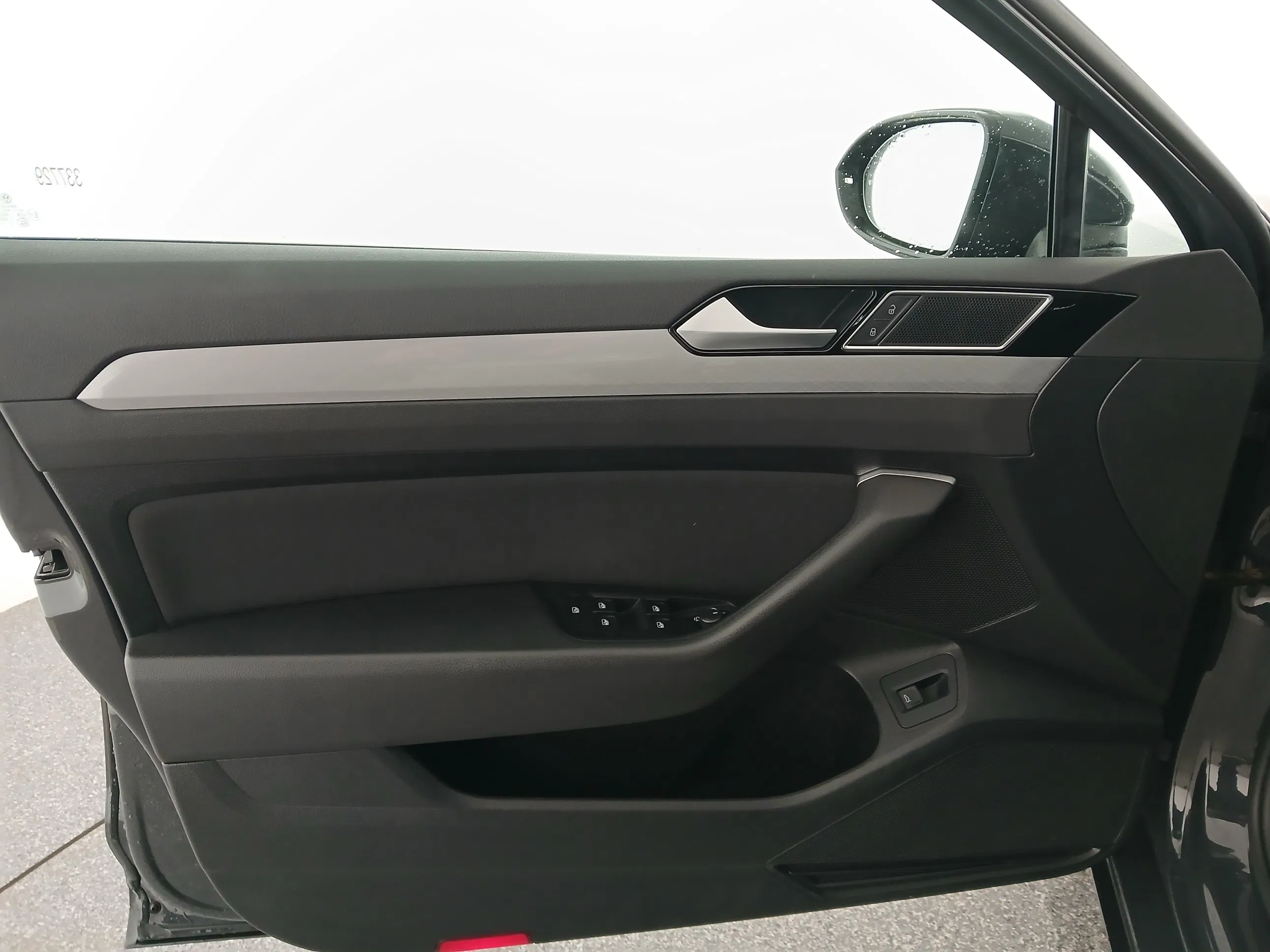 VW Passat Variant 1.5 TSI BMT Business | Bild 11 von 29