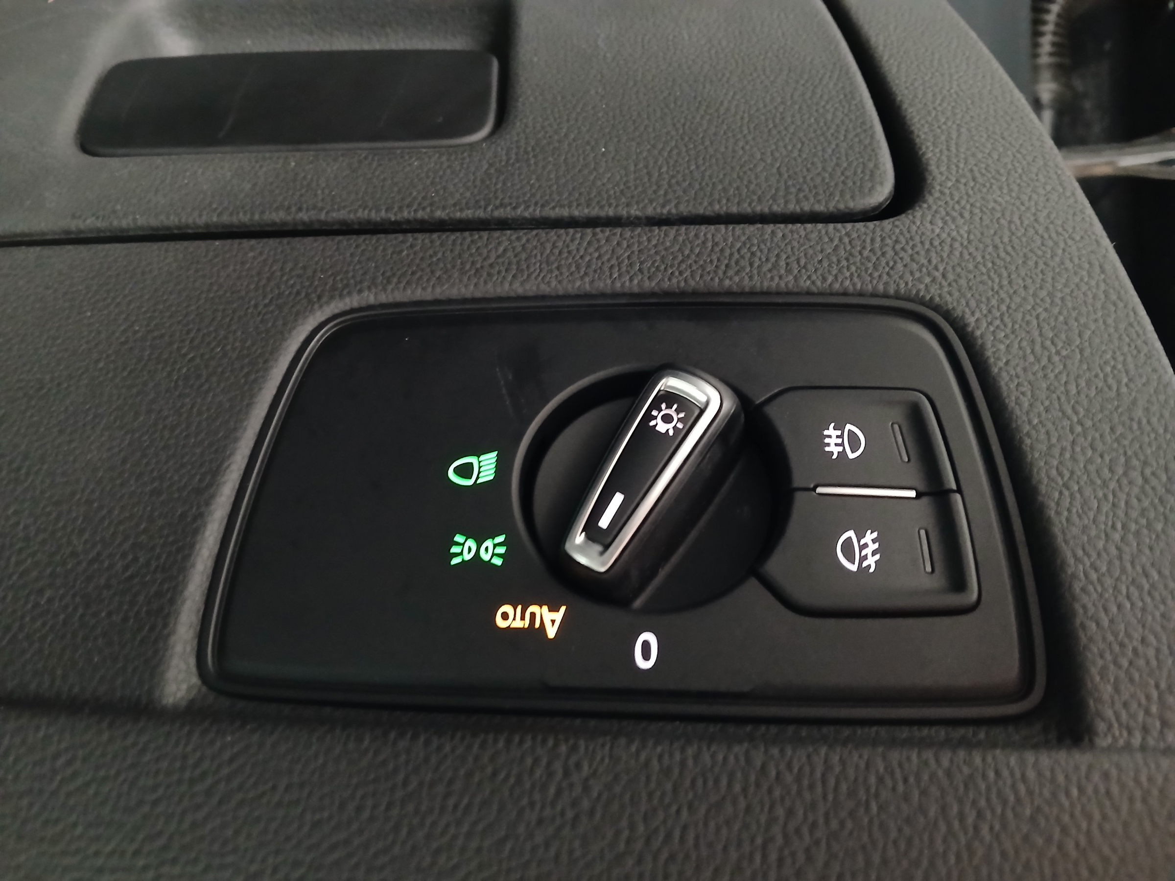 VW Passat Variant 1.5 TSI BMT Business | Bild 13 von 29