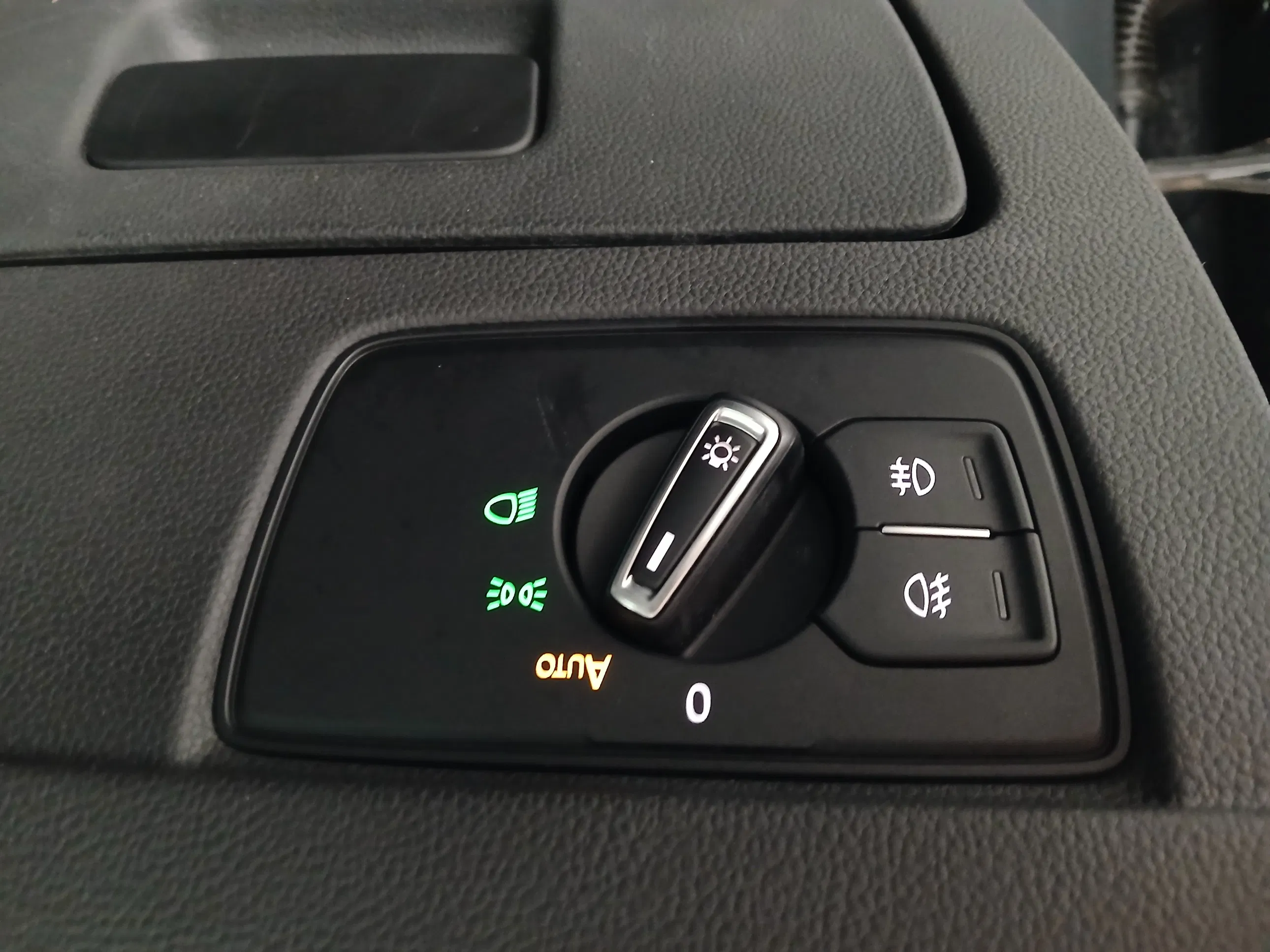 VW Passat Variant 1.5 TSI BMT Business | Bild 13 von 29