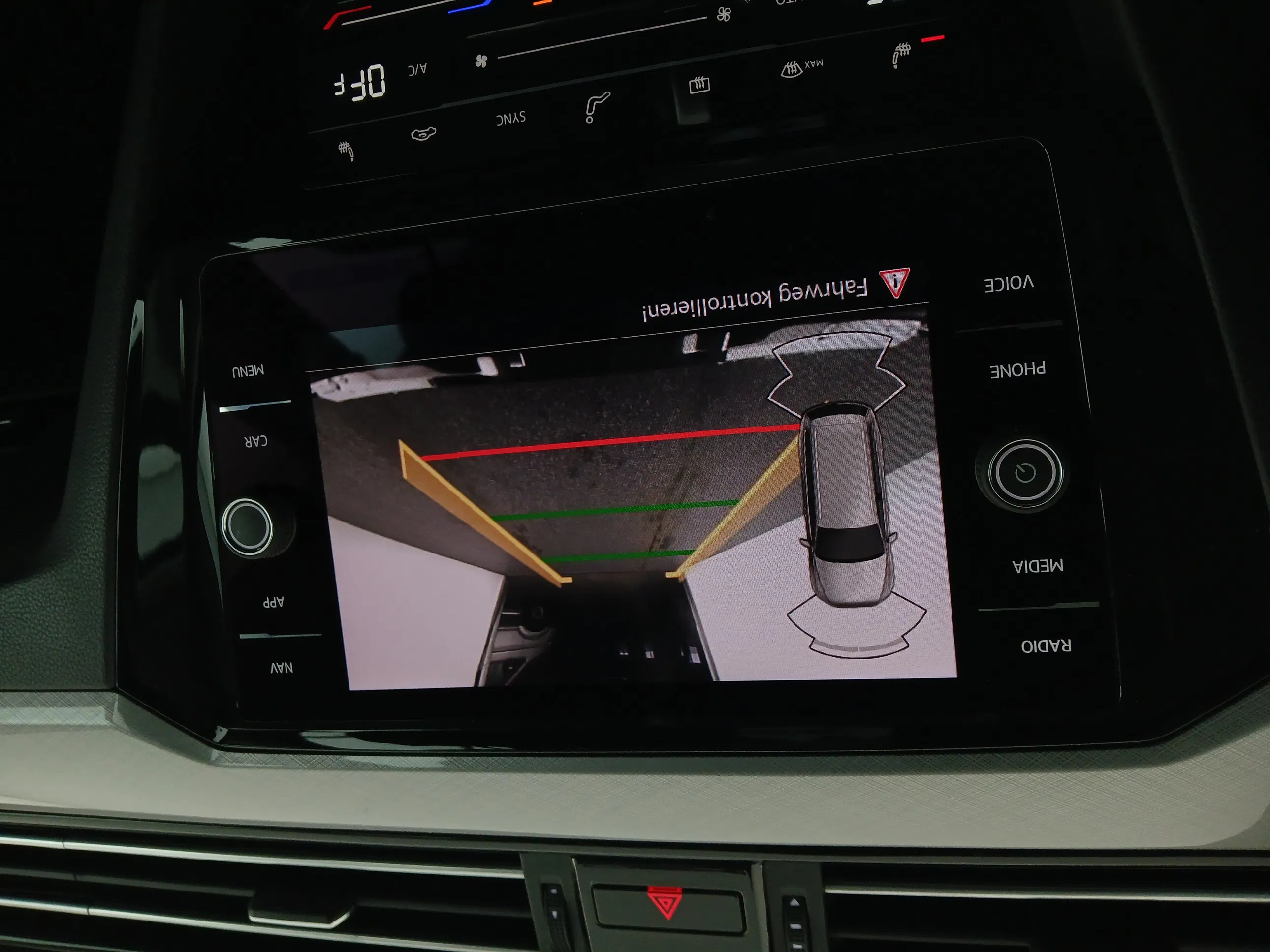 VW Passat Variant 1.5 TSI BMT Business | Bild 22 von 29