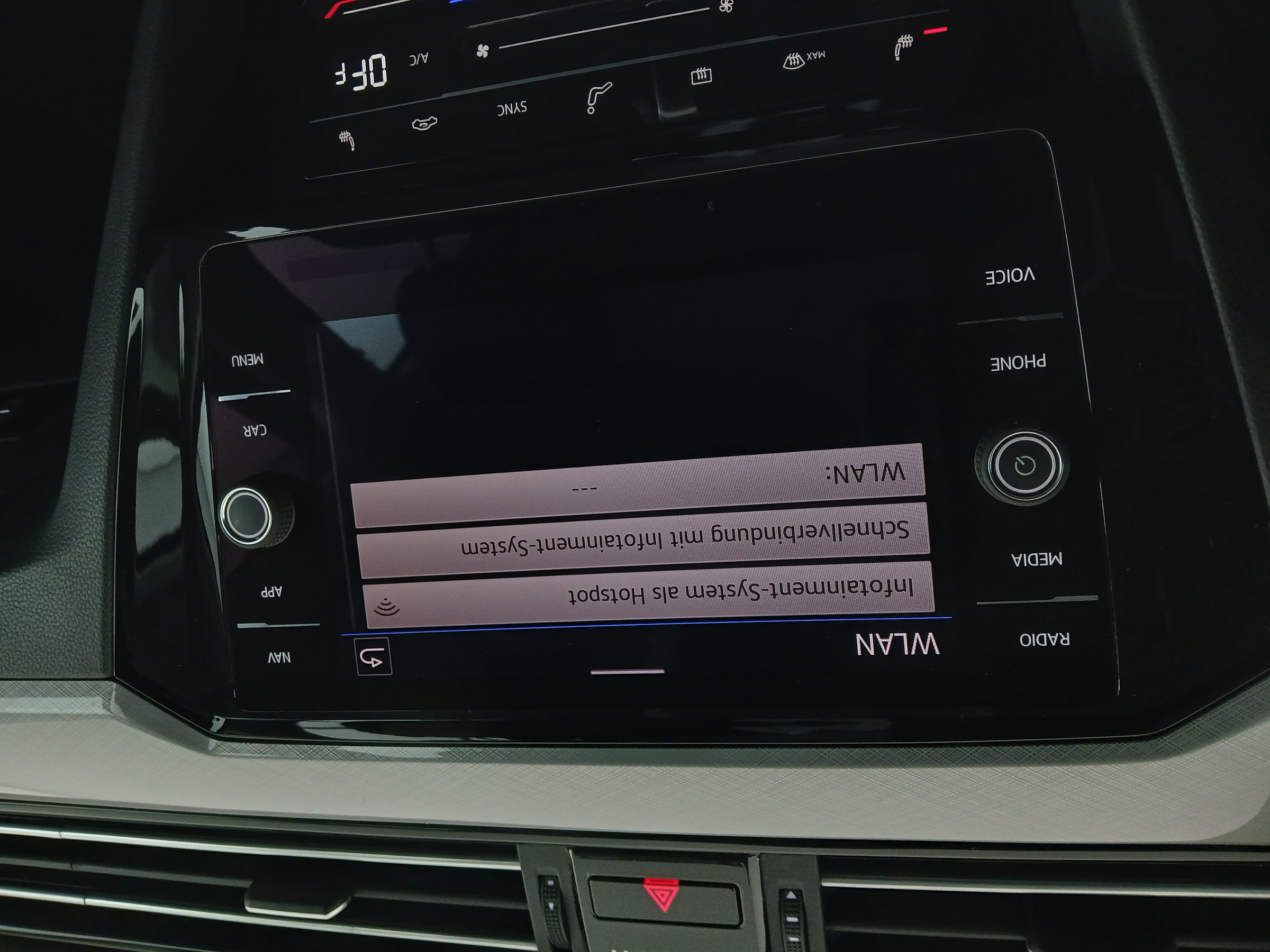 VW Passat Variant 1.5 TSI BMT Business | Bild 24 von 29