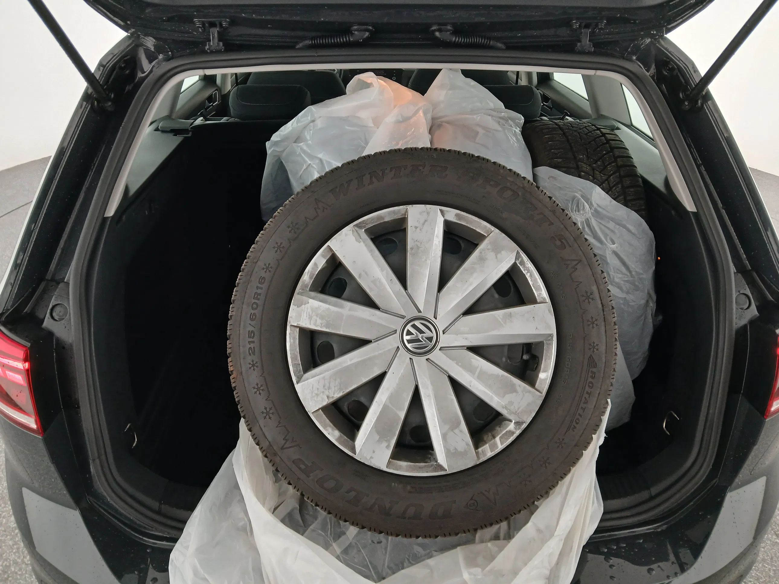 VW Passat Variant 1.5 TSI BMT Business | Bild 28 von 29