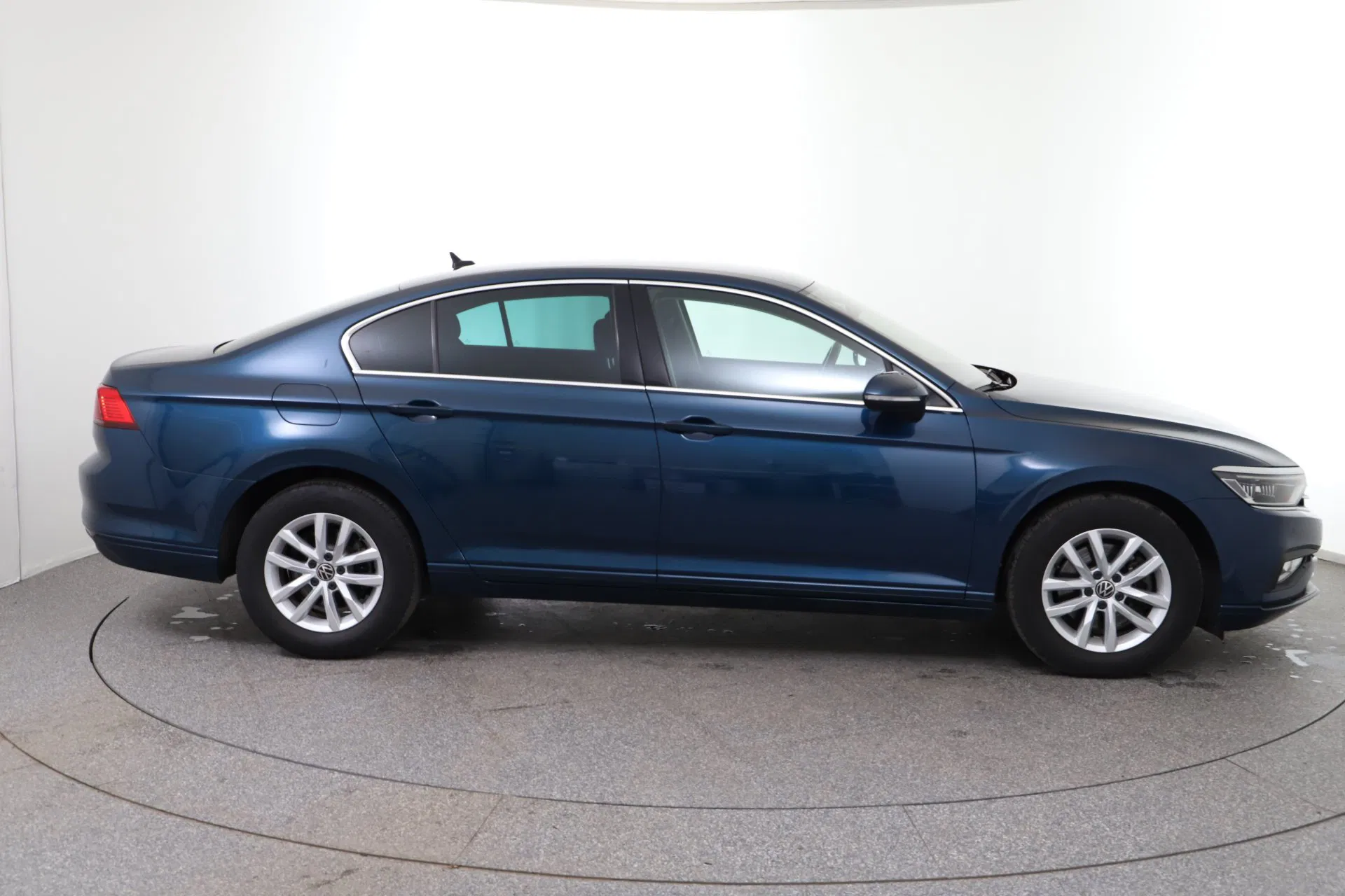 VW Passat 1.5 TSI BMT Business | Bild 4 von 30
