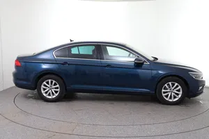 VW Passat 1.5 TSI BMT Business | Thumbnail 4 von 30