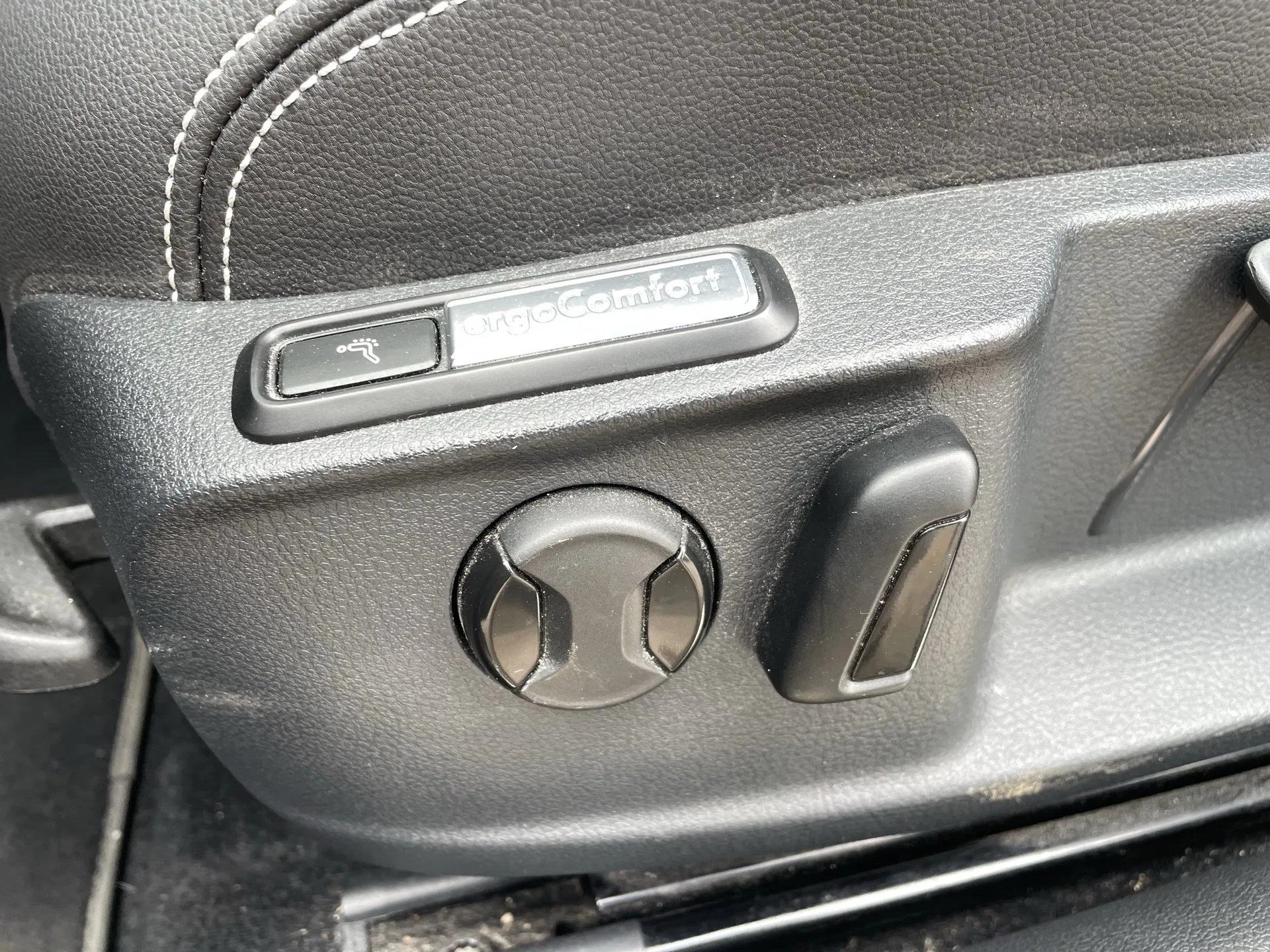 VW Passat Variant 2.0 TDI BMT Elegance | Bild 11 von 28