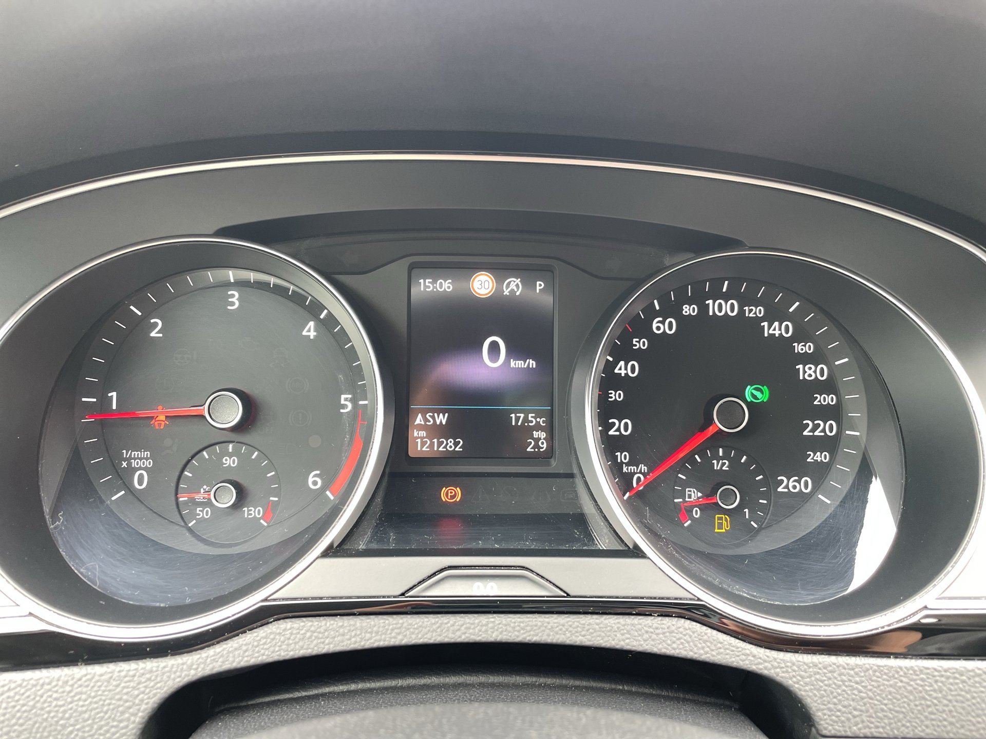 VW Passat Variant 2.0 TDI BMT Elegance | Bild 14 von 28