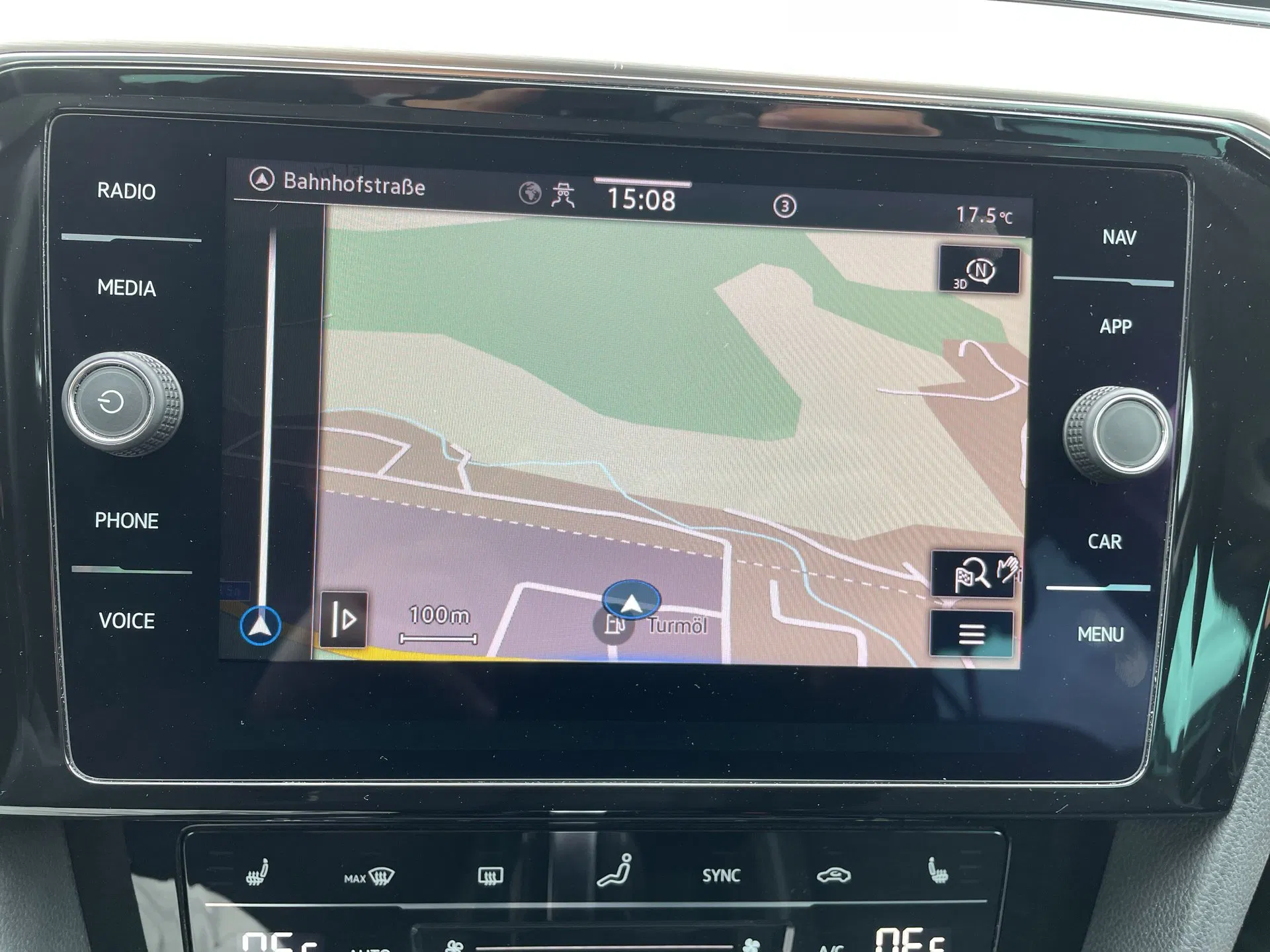 VW Passat Variant 2.0 TDI BMT Elegance | Bild 17 von 28