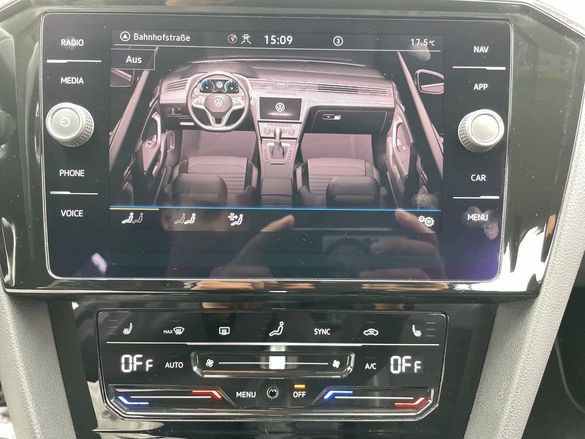 VW Passat Variant 2.0 TDI BMT Elegance | Bild 22 von 28