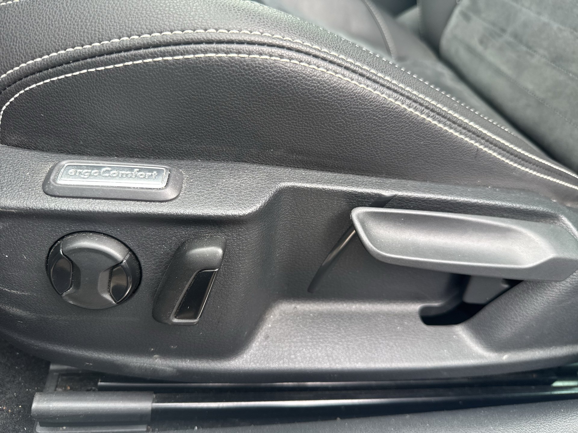 VW Passat 1.5 TSI Eleg. DSG | Bild 13 von 31