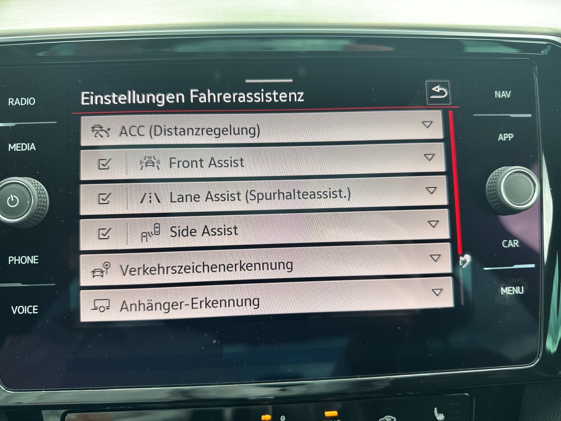 VW Passat 1.5 TSI Eleg. DSG | Bild 22 von 31