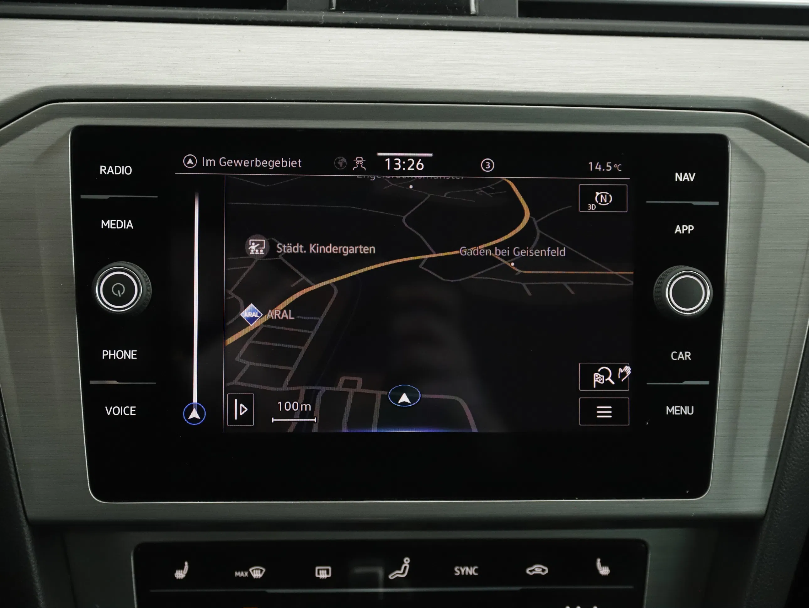 VW Passat Variant 2.0 TDI BMT | Bild 14 von 20