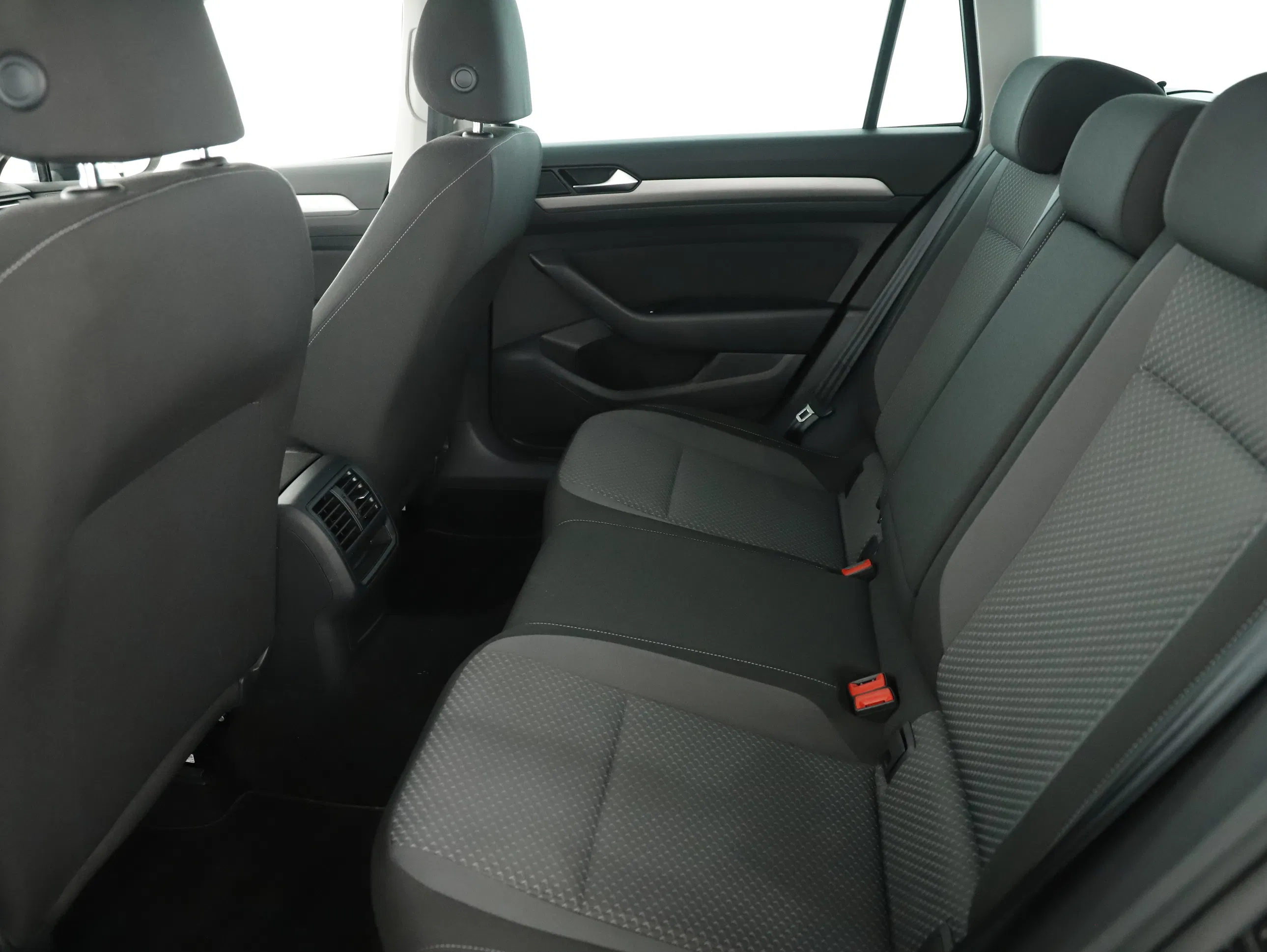 VW Passat Variant 2.0 TDI BMT | Bild 18 von 20