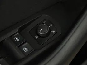 VW Passat Variant 2.0 TDI BMT | Thumbnail 5 von 20