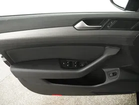 VW Passat Variant 2.0 TDI BMT | Thumbnail 4 von 20