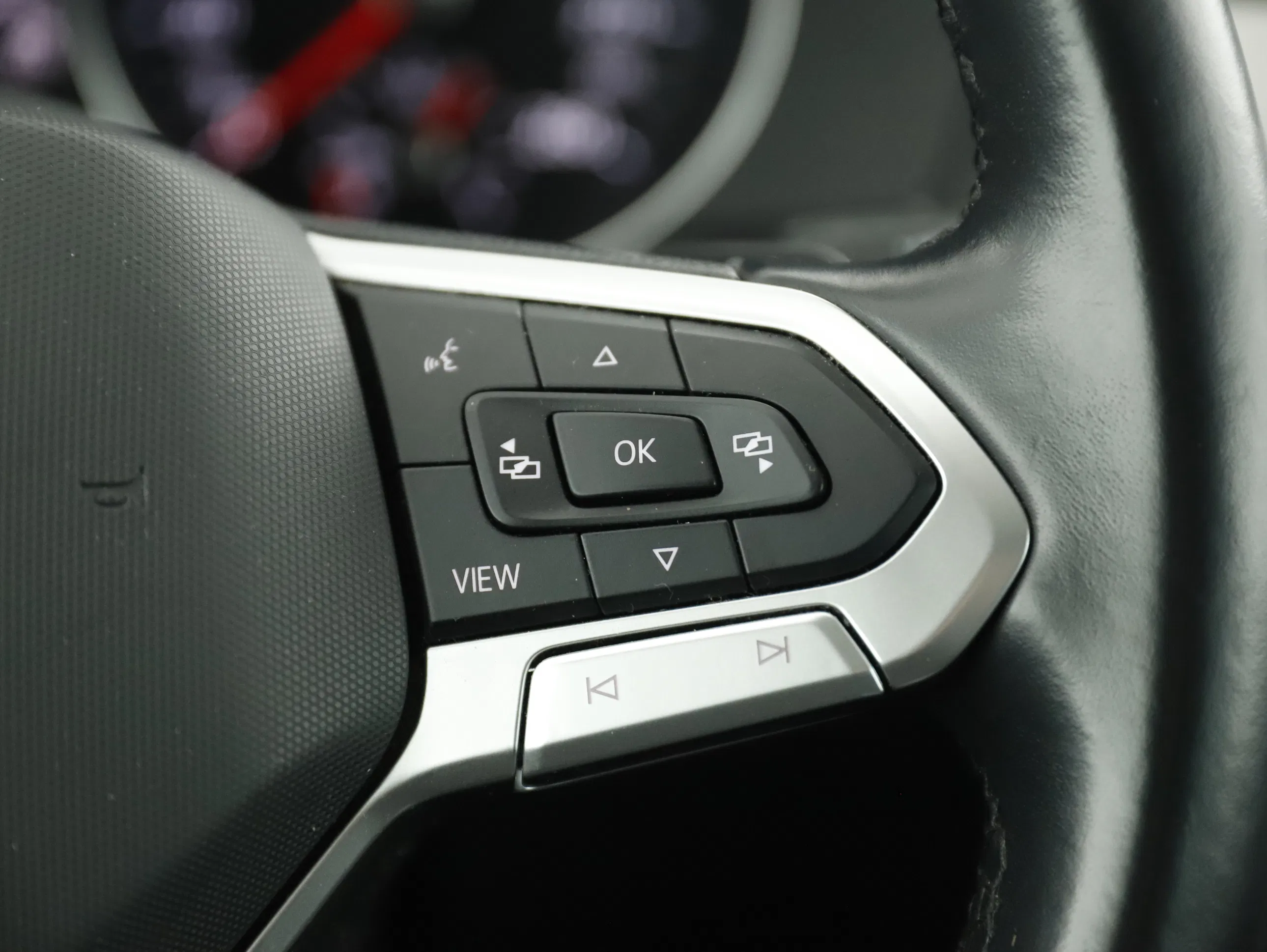 VW Passat Variant 2.0 TDI BMT | Bild 12 von 20