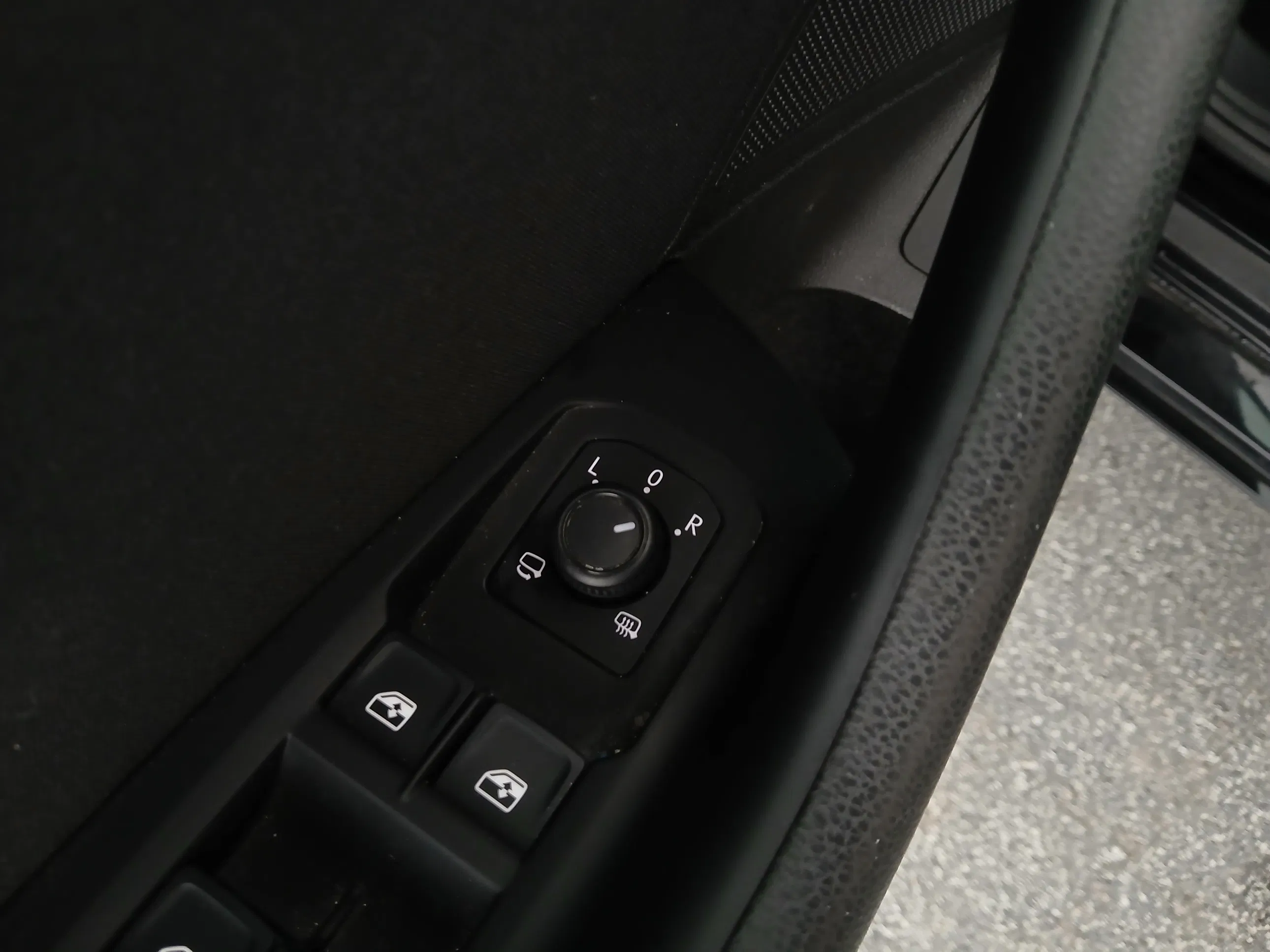 VW Passat Variant 2.0 TDI BMT Business | Bild 11 von 28