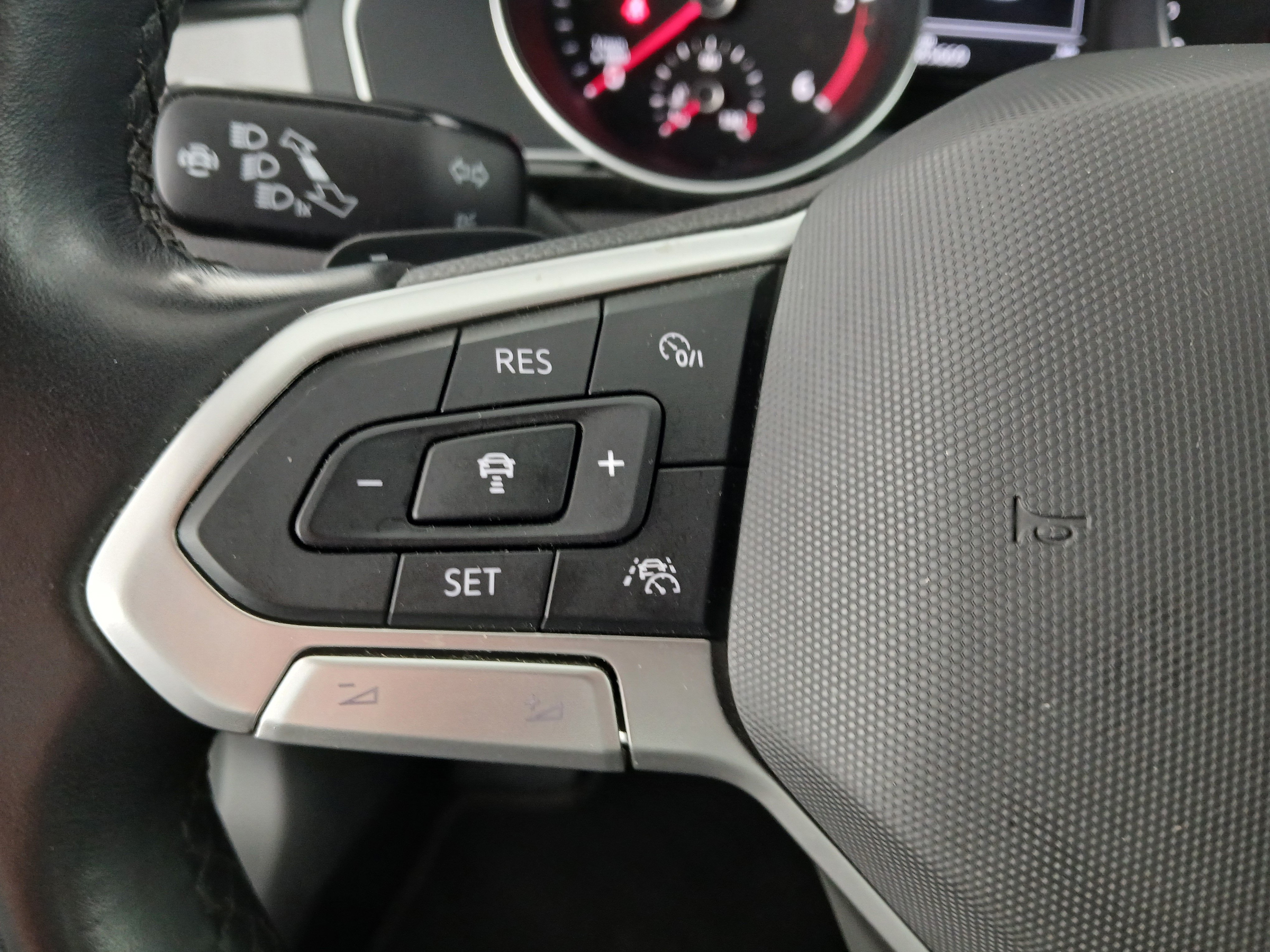 VW Passat Variant 2.0 TDI BMT Business | Bild 16 von 28