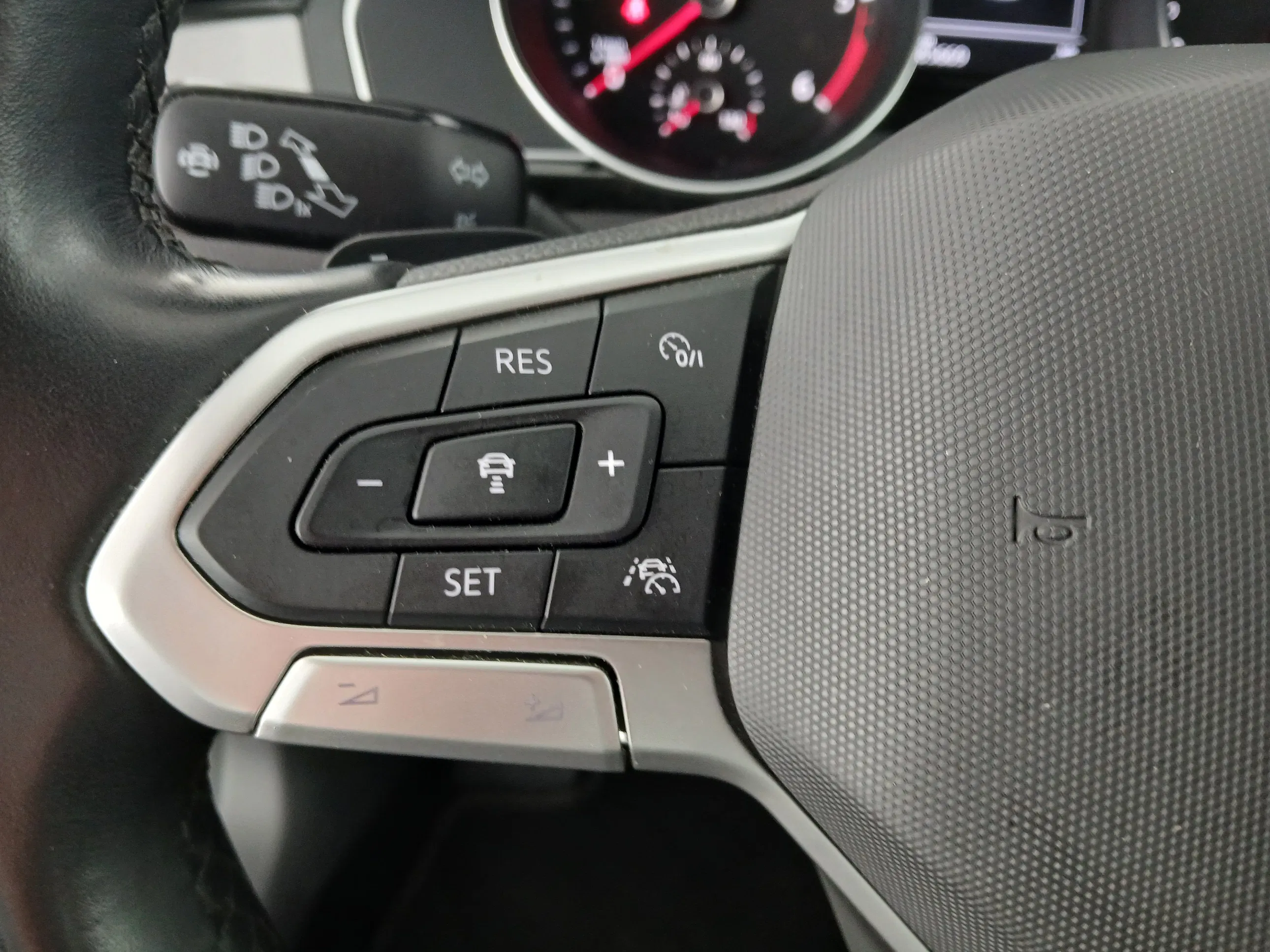 VW Passat Variant 2.0 TDI BMT Business | Bild 16 von 28