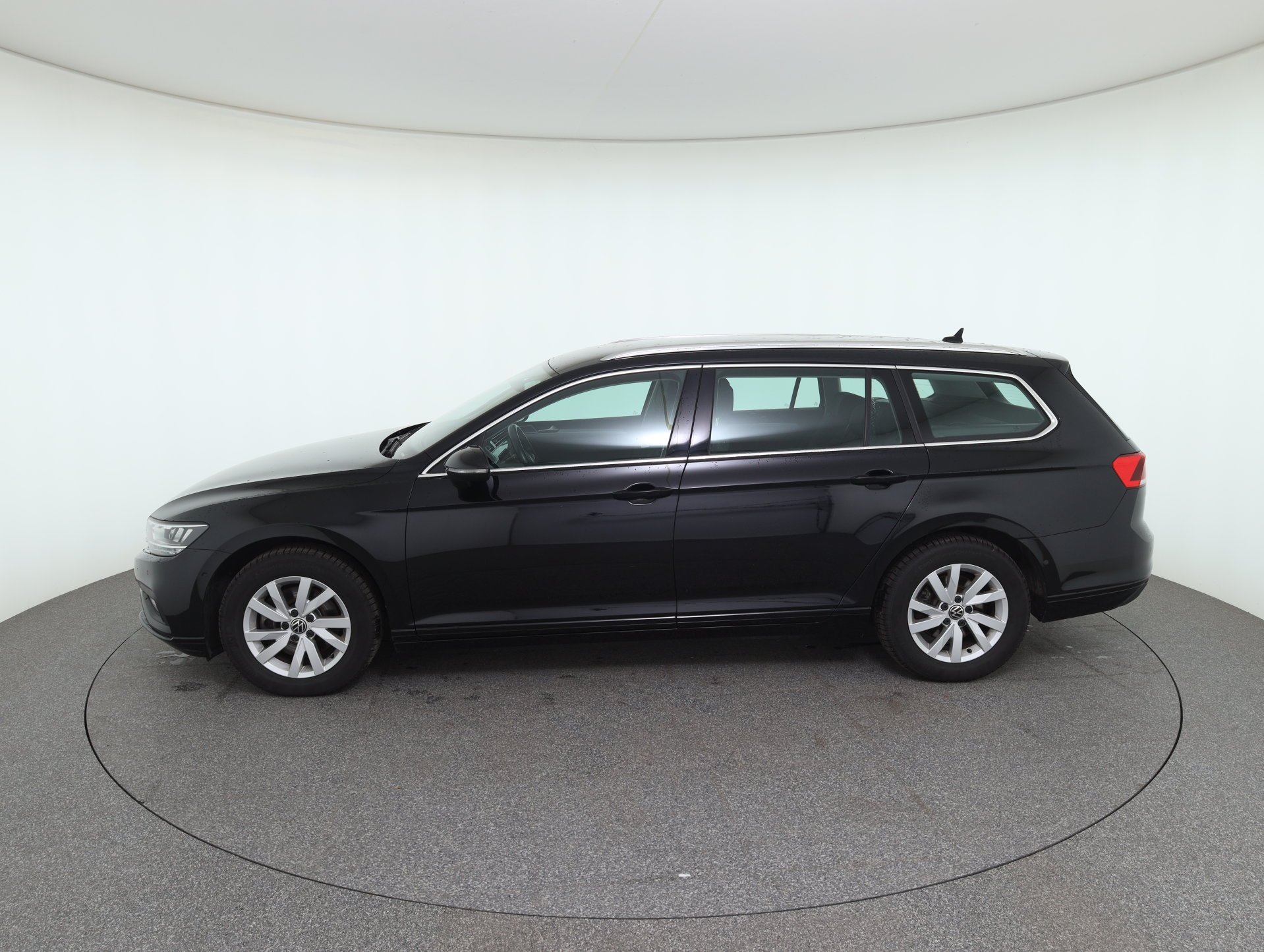 VW Passat Variant 2.0 TDI BMT Business | Bild 8 von 28