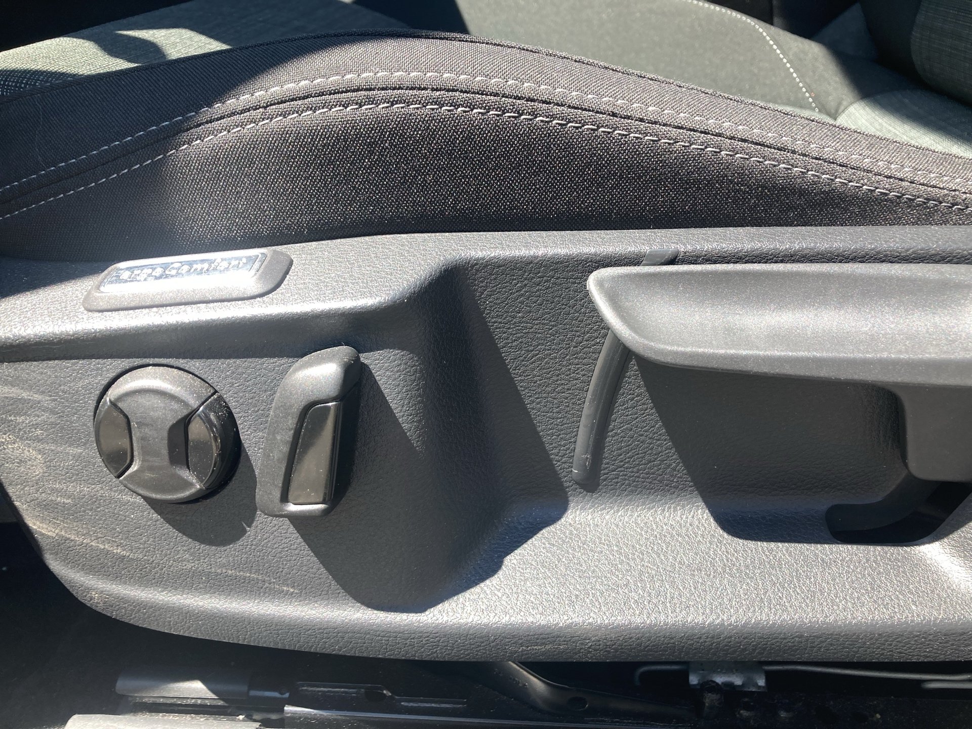 VW Passat Variant 1.5 TSI BMT Business | Bild 13 von 30