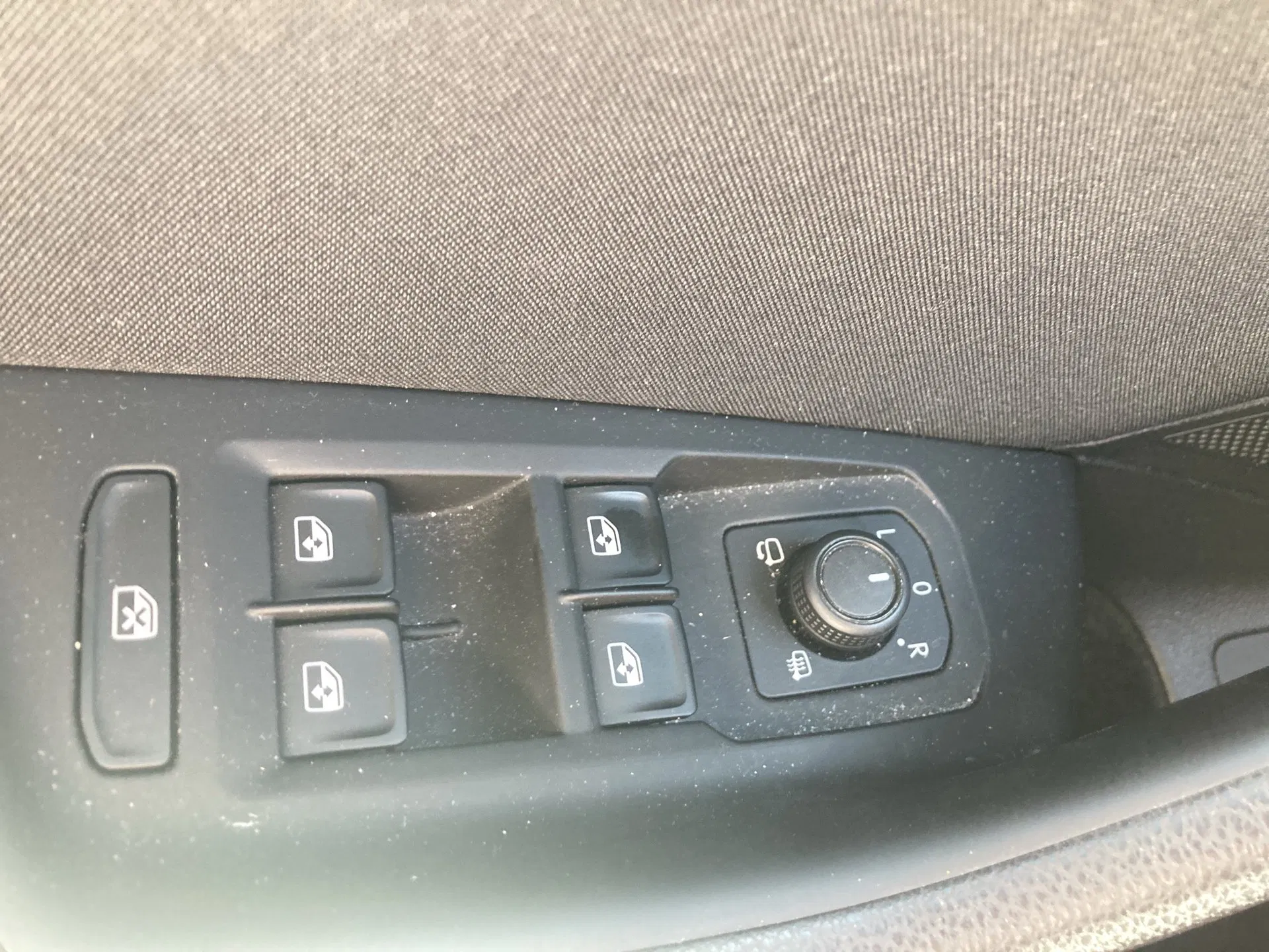 VW Passat Variant 1.5 TSI BMT Business | Bild 14 von 30