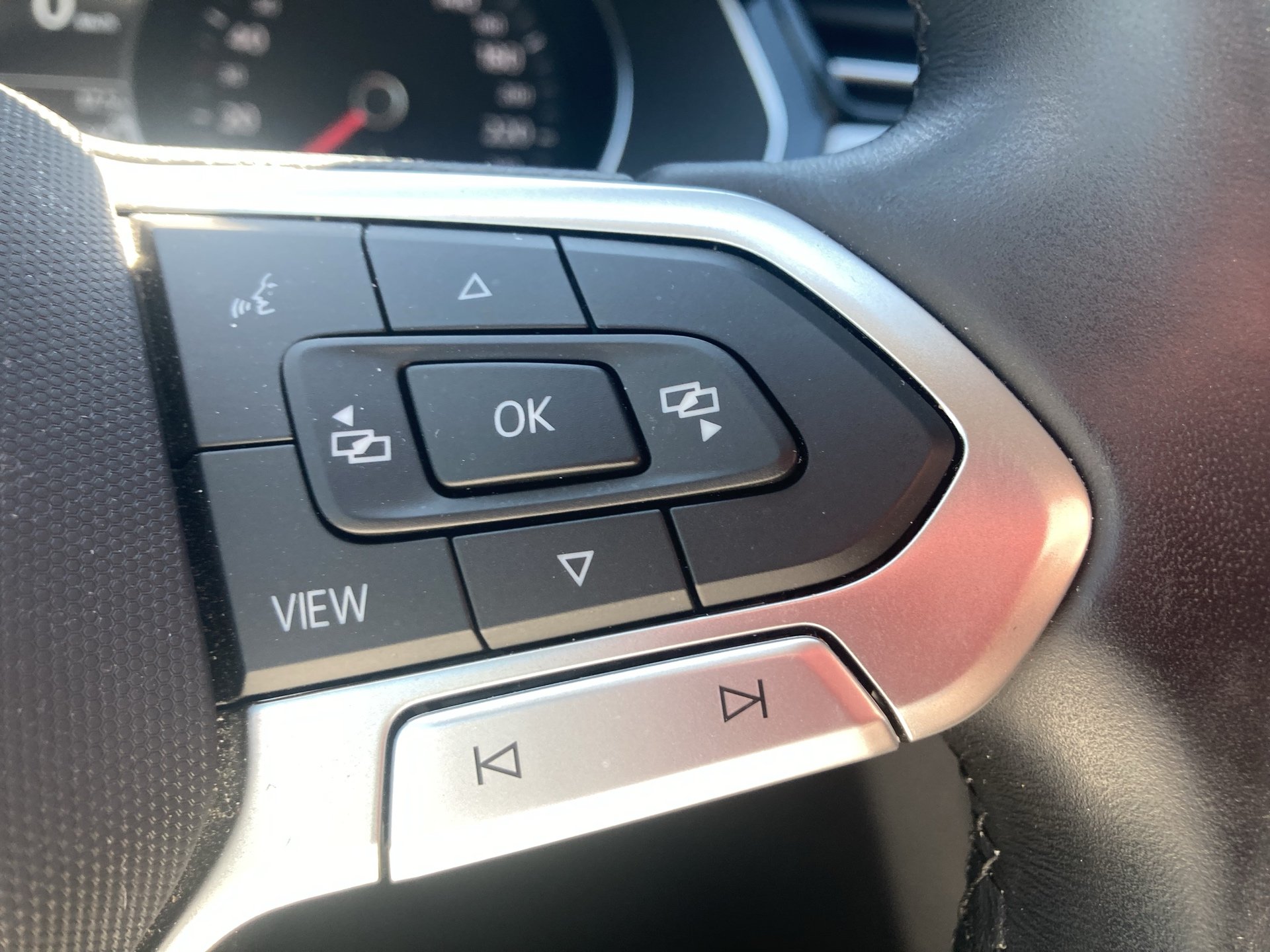 VW Passat Variant 1.5 TSI BMT Business | Bild 17 von 30