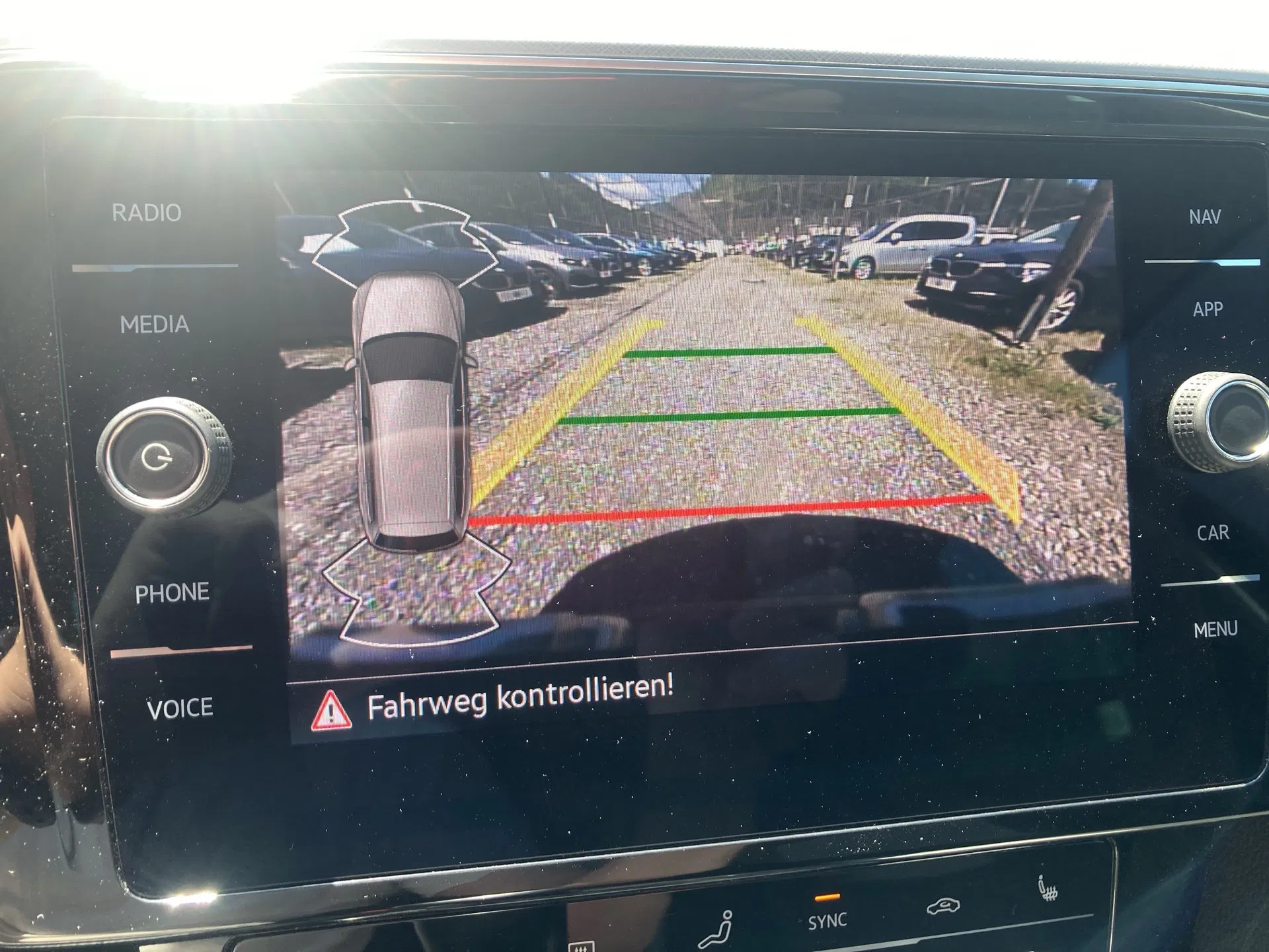 VW Passat Variant 1.5 TSI BMT Business | Bild 21 von 30