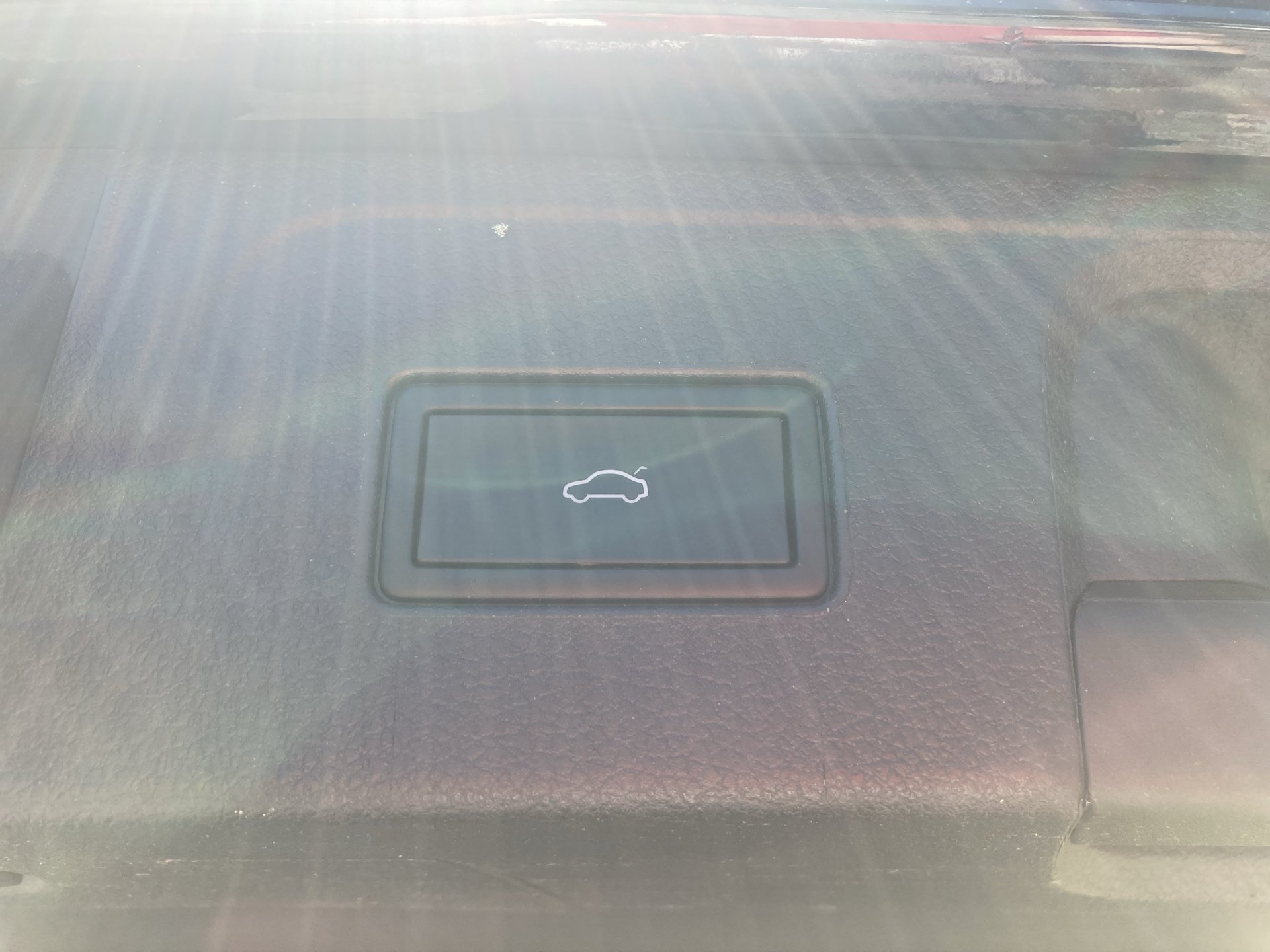 VW Passat Variant 1.5 TSI BMT Business | Bild 28 von 30