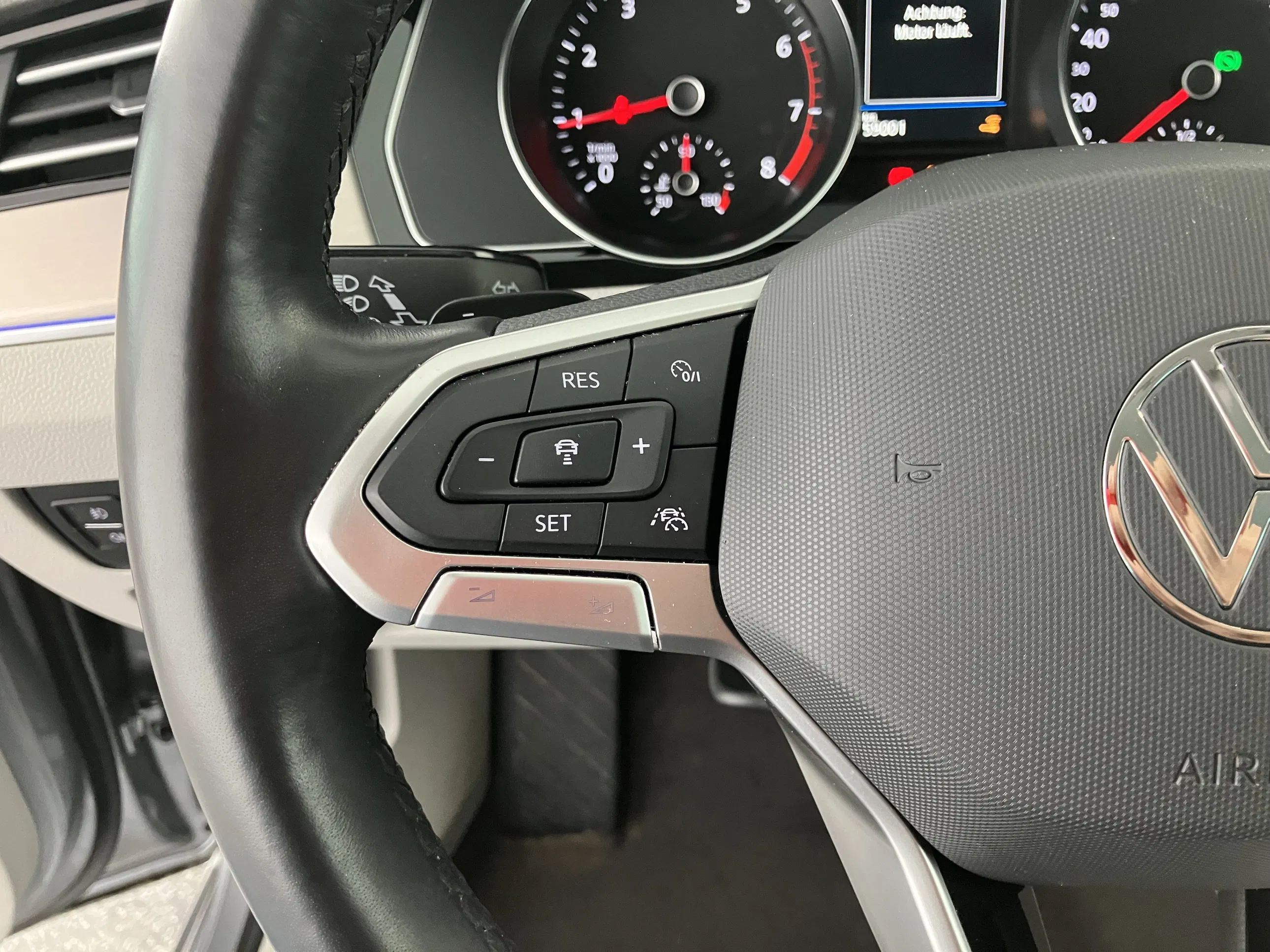 VW Passat Variant 1.5 TSI BMT Elegance | Bild 17 von 29