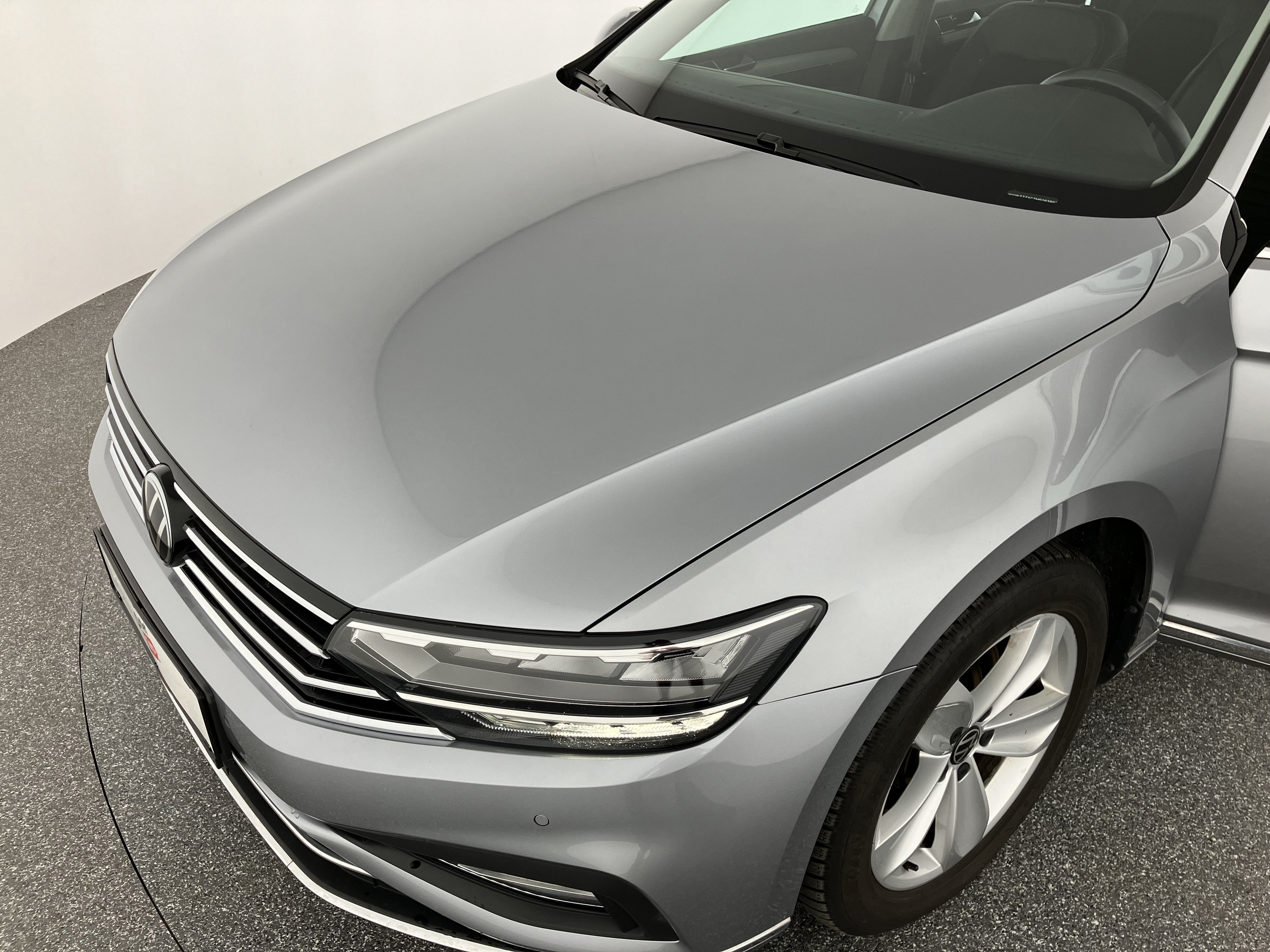 VW Passat Variant 2.0 TDI 4Motion BMT Elegance | Bild 19 von 31