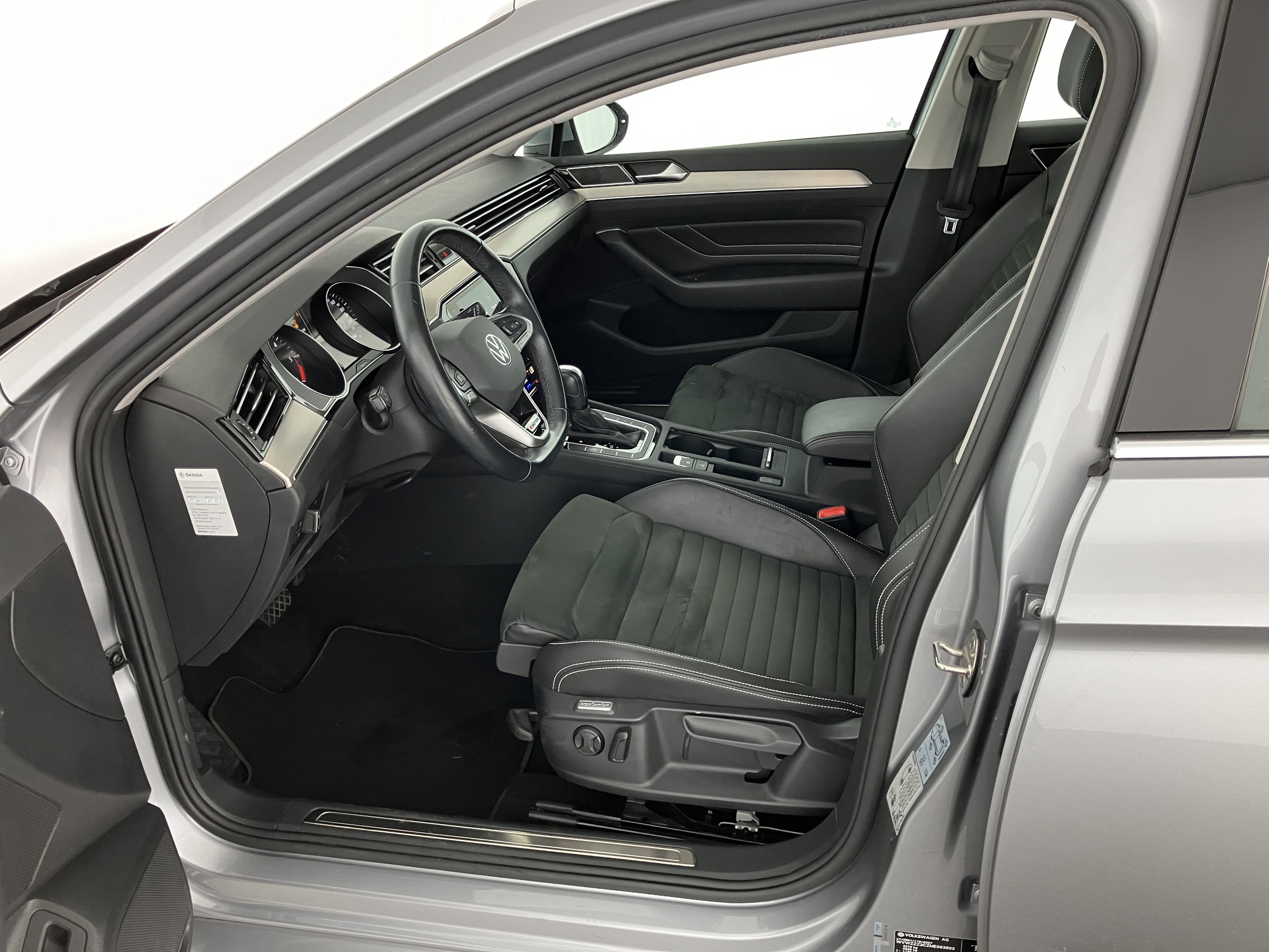 VW Passat Variant 2.0 TDI 4Motion BMT Elegance | Bild 4 von 31