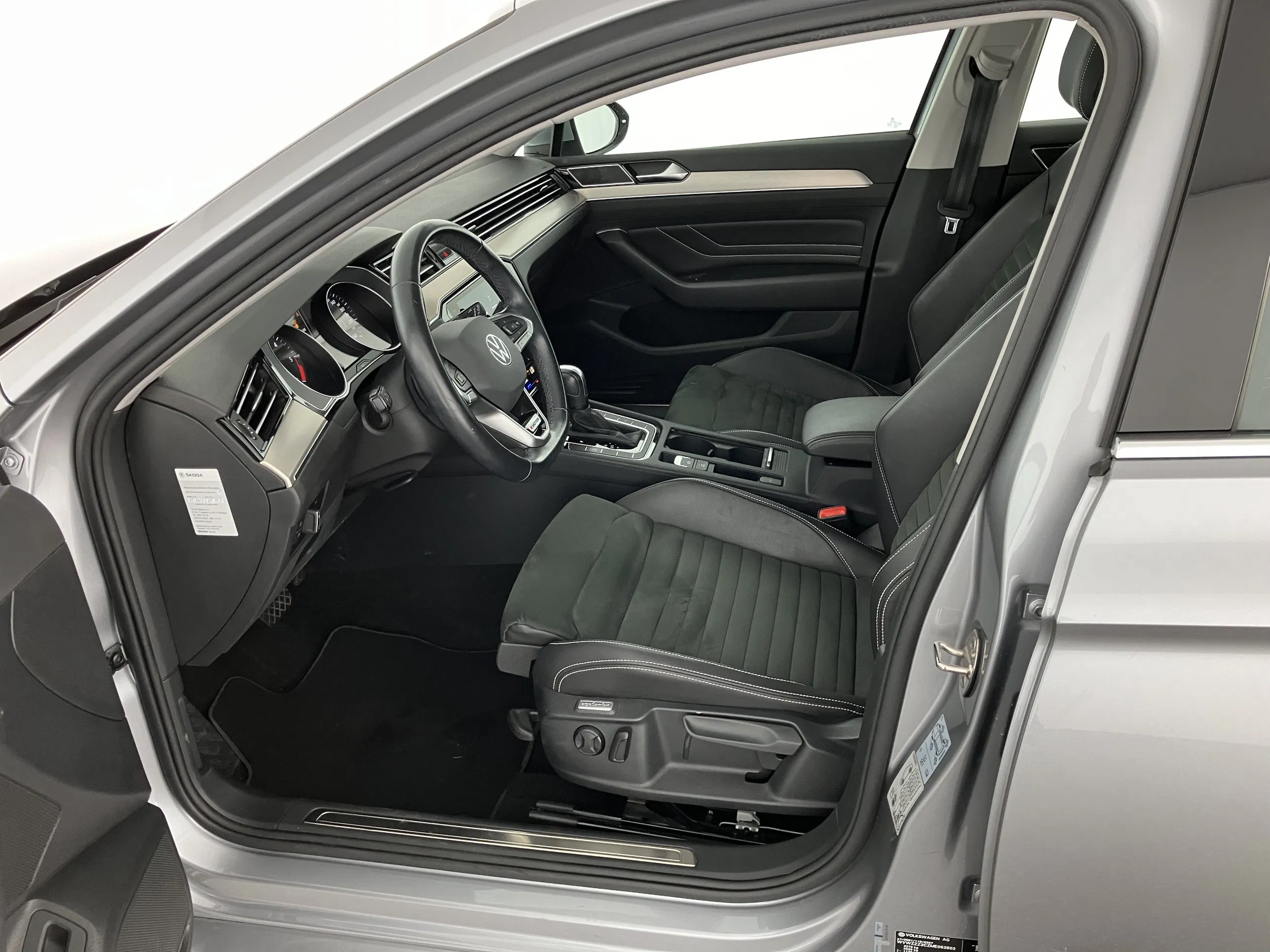 VW Passat Variant 2.0 TDI 4Motion BMT Elegance | Bild 4 von 31