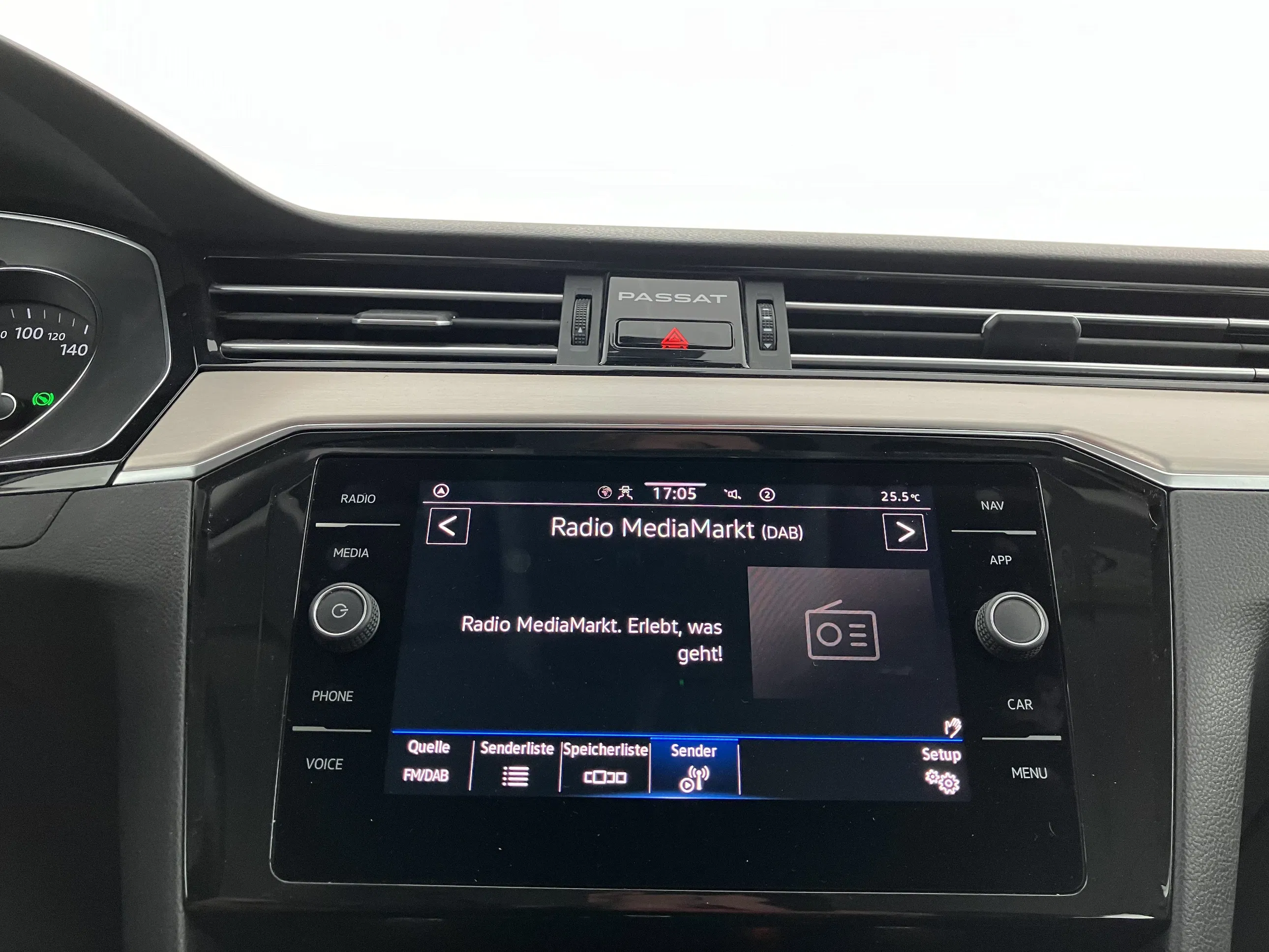 VW Passat Variant 2.0 TDI 4Motion BMT Elegance | Bild 9 von 31