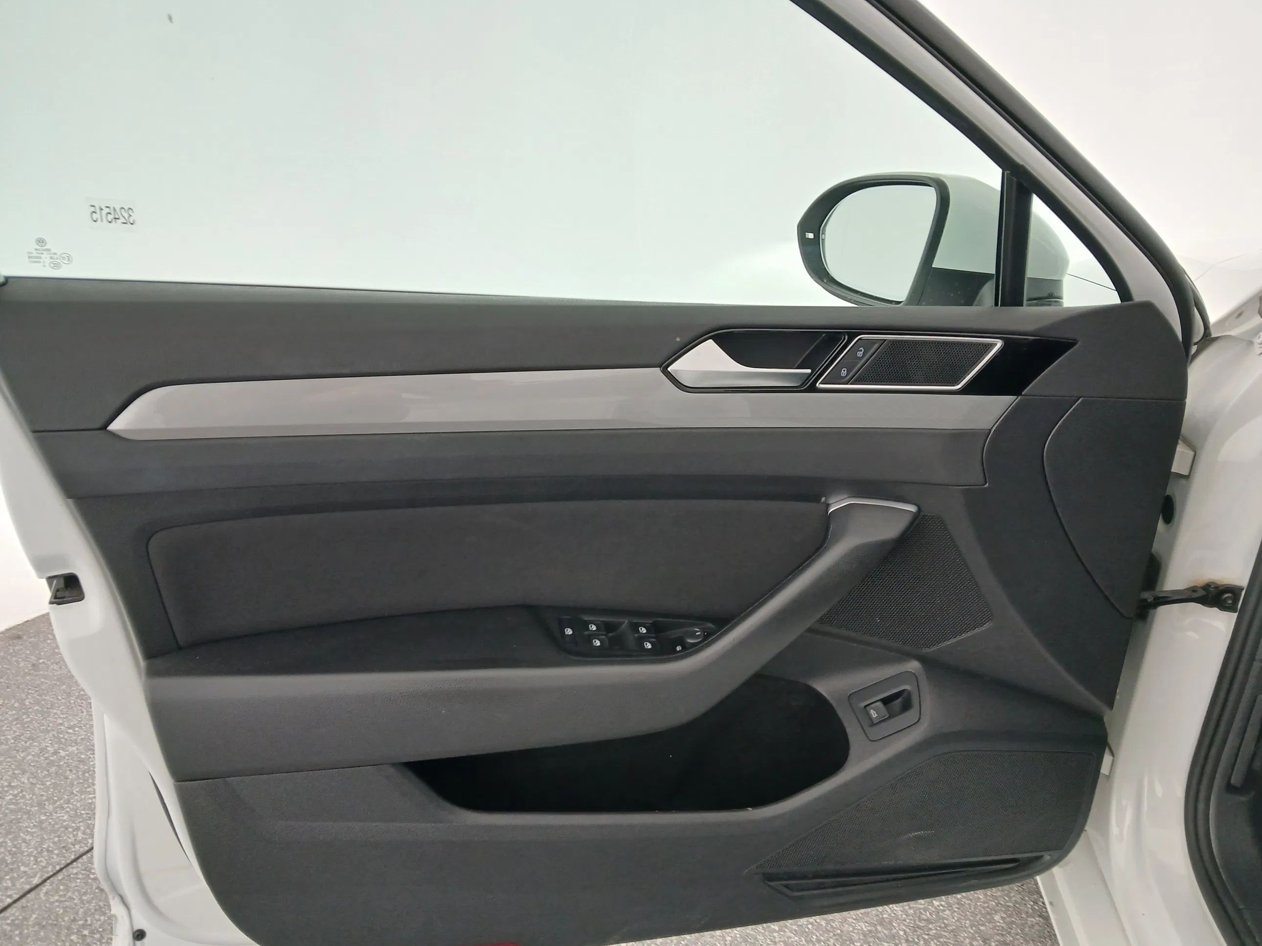 VW Passat Variant 2.0 TDI BMT Business | Bild 11 von 31