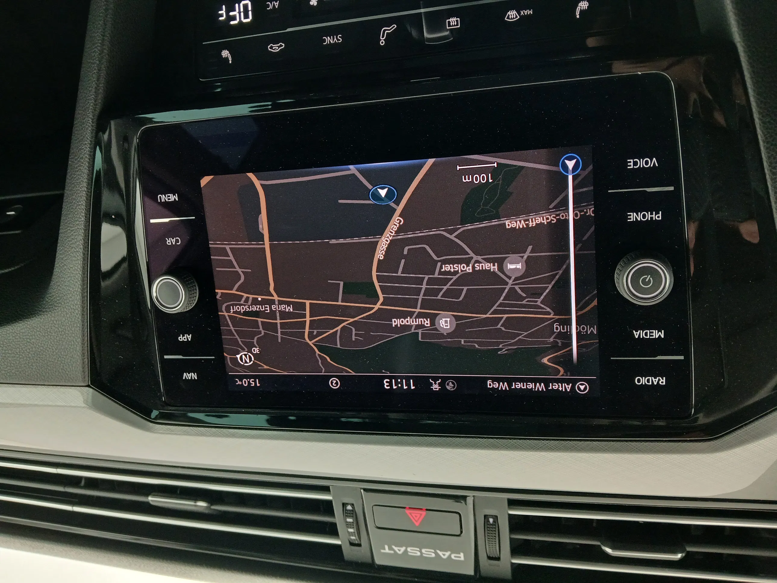 VW Passat Variant 2.0 TDI BMT Business | Bild 23 von 31