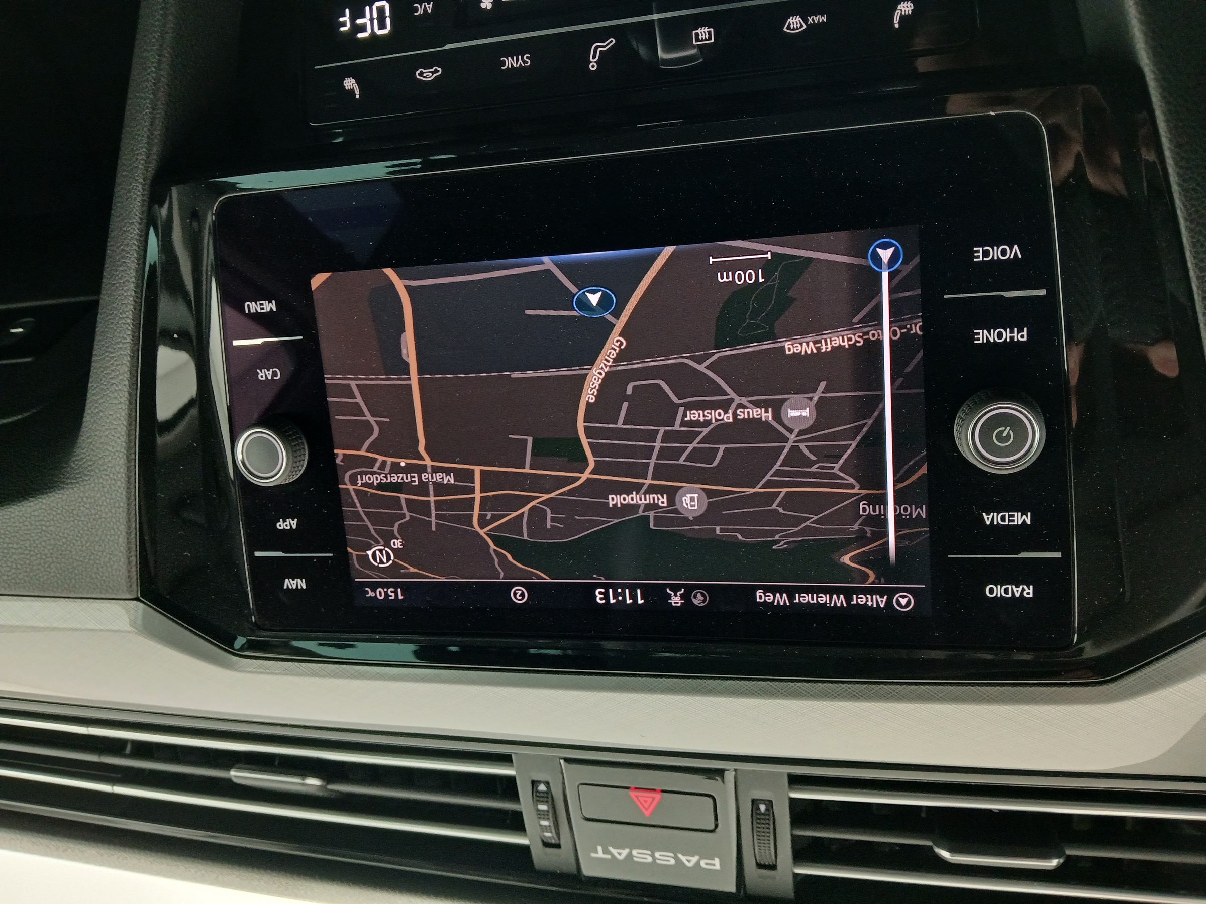 VW Passat Variant 2.0 TDI BMT Business | Bild 24 von 31