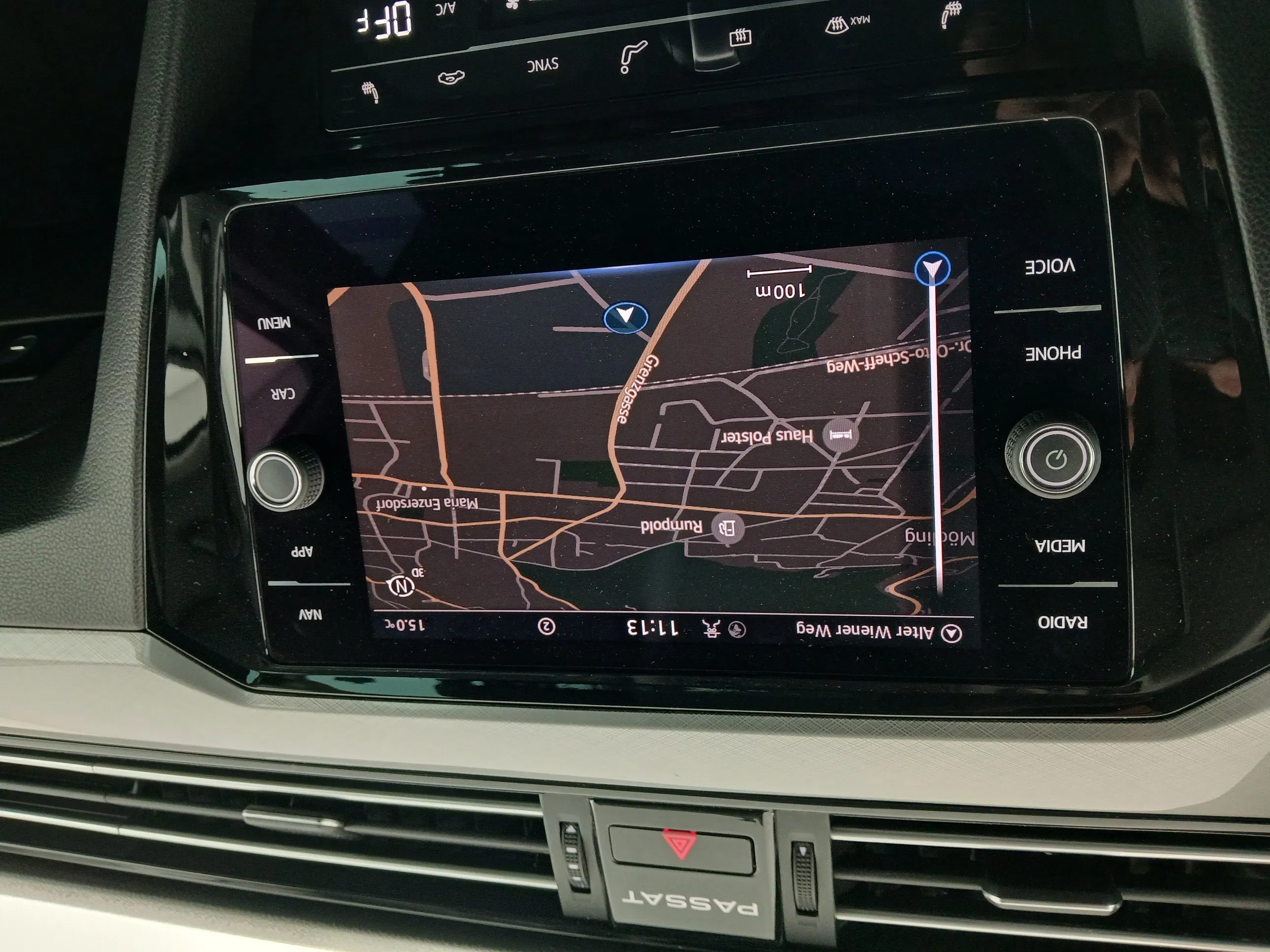 VW Passat Variant 2.0 TDI BMT Business | Bild 24 von 31