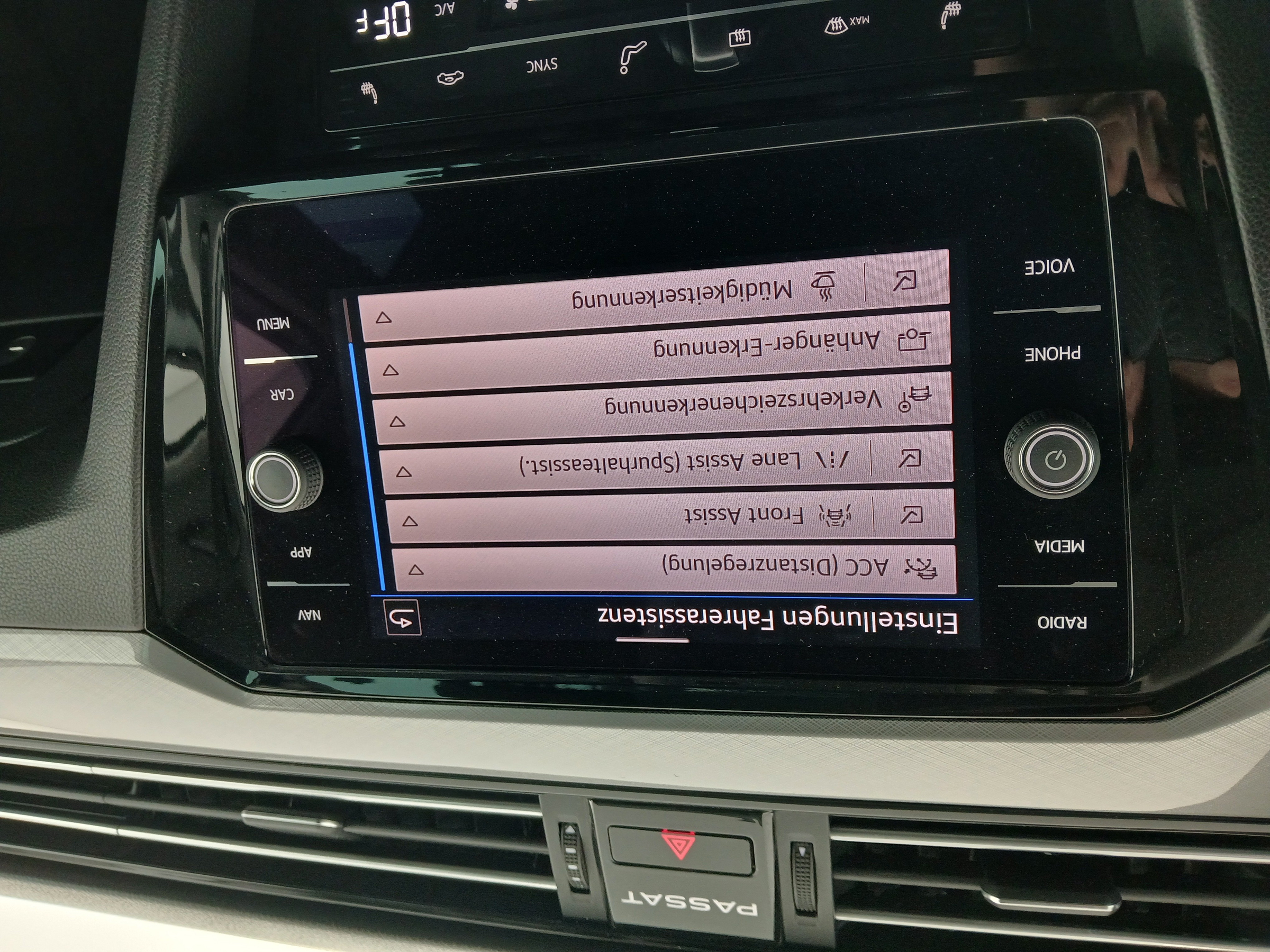 VW Passat Variant 2.0 TDI BMT Business | Bild 25 von 31