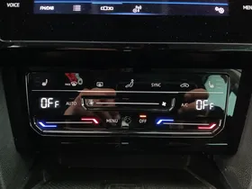 VW Passat Variant 2.0 TDI BMT Business | Thumbnail 28 von 31