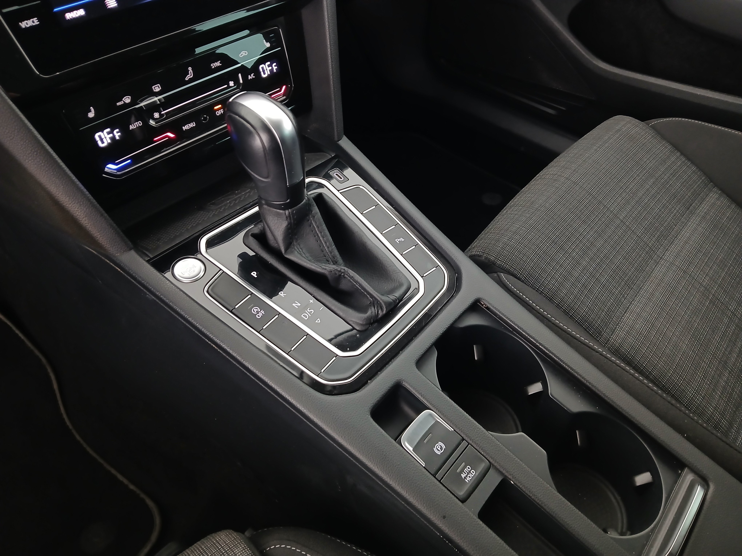 VW Passat Variant 2.0 TDI BMT Business | Bild 29 von 31