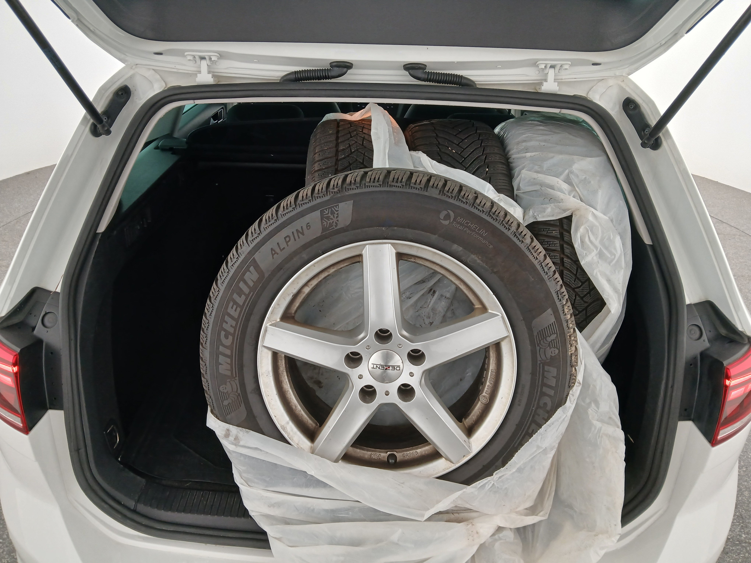 VW Passat Variant 2.0 TDI BMT Business | Bild 31 von 31