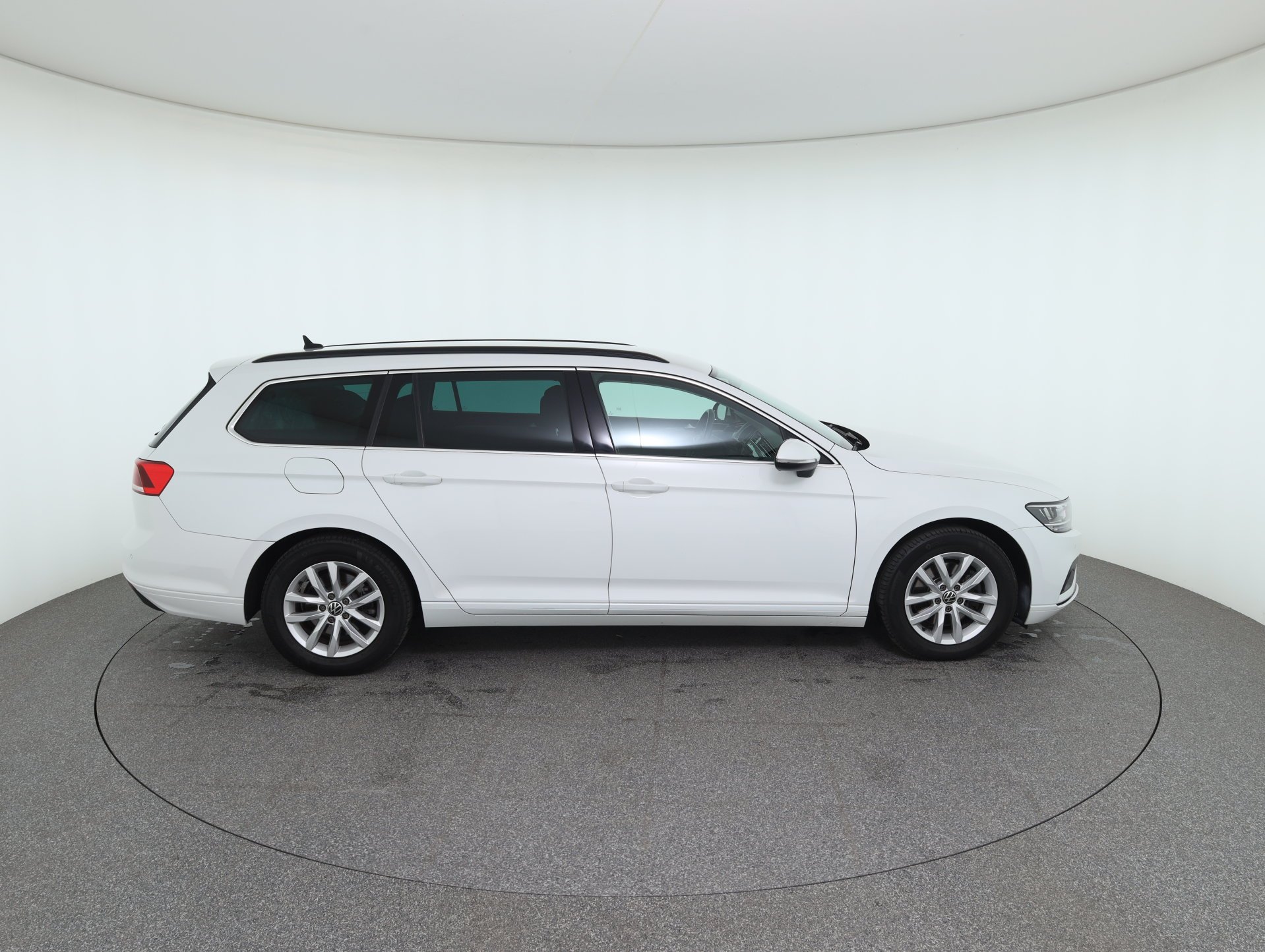 VW Passat Variant 2.0 TDI BMT Business | Bild 5 von 31