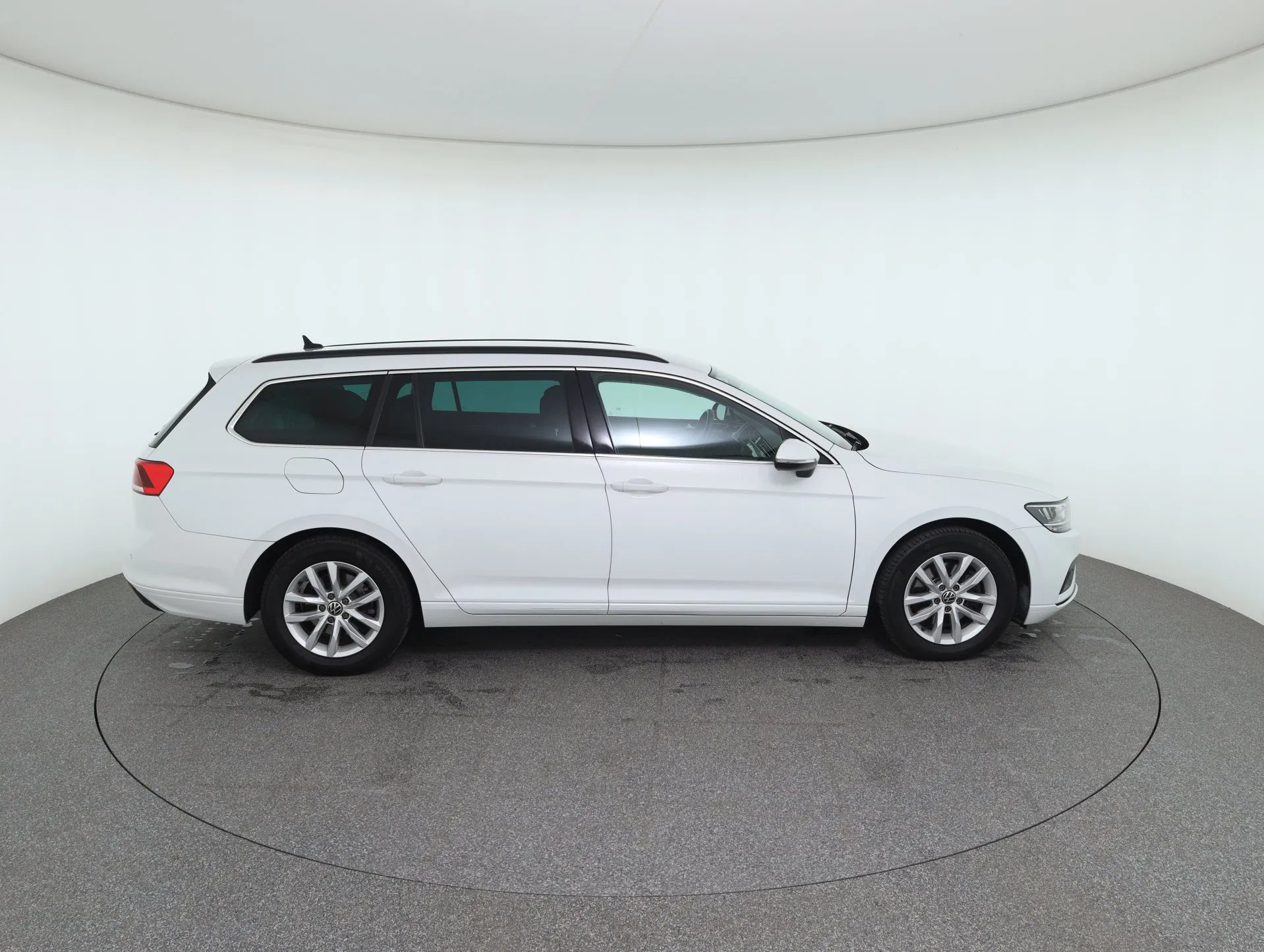 VW Passat Variant 2.0 TDI BMT Business | Bild 5 von 31