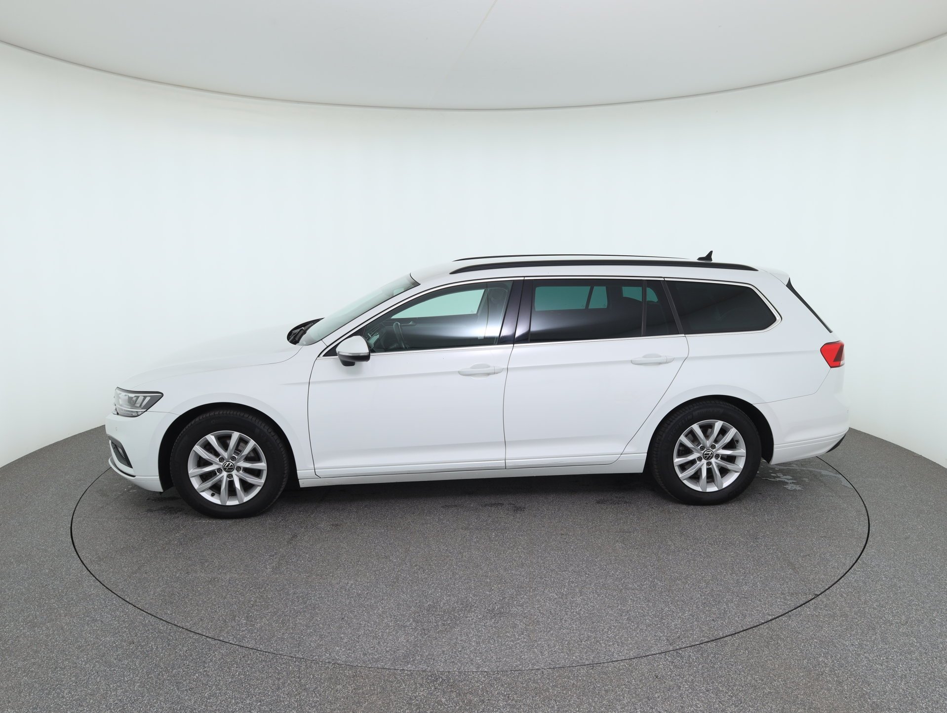 VW Passat Variant 2.0 TDI BMT Business | Bild 9 von 31