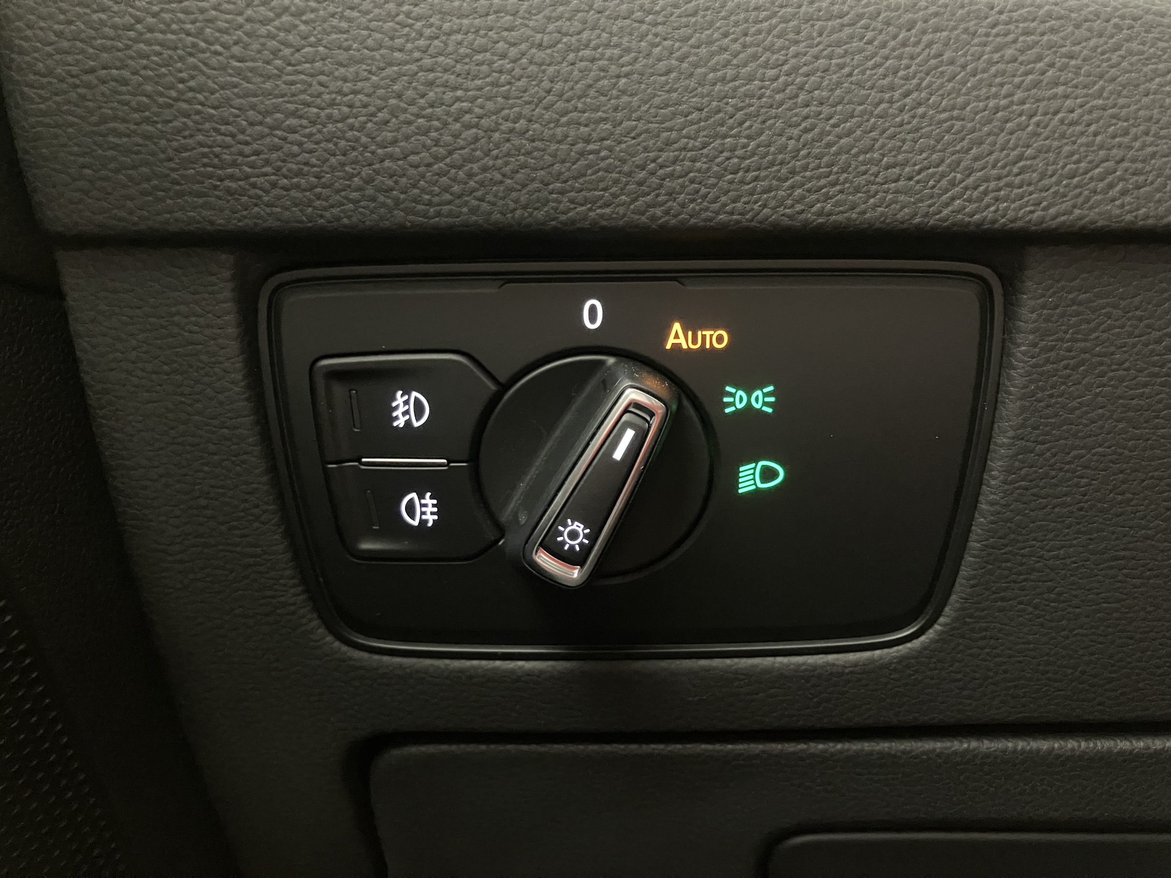 VW Passat Variant 1.5 TSI BMT Elegance | Bild 11 von 31