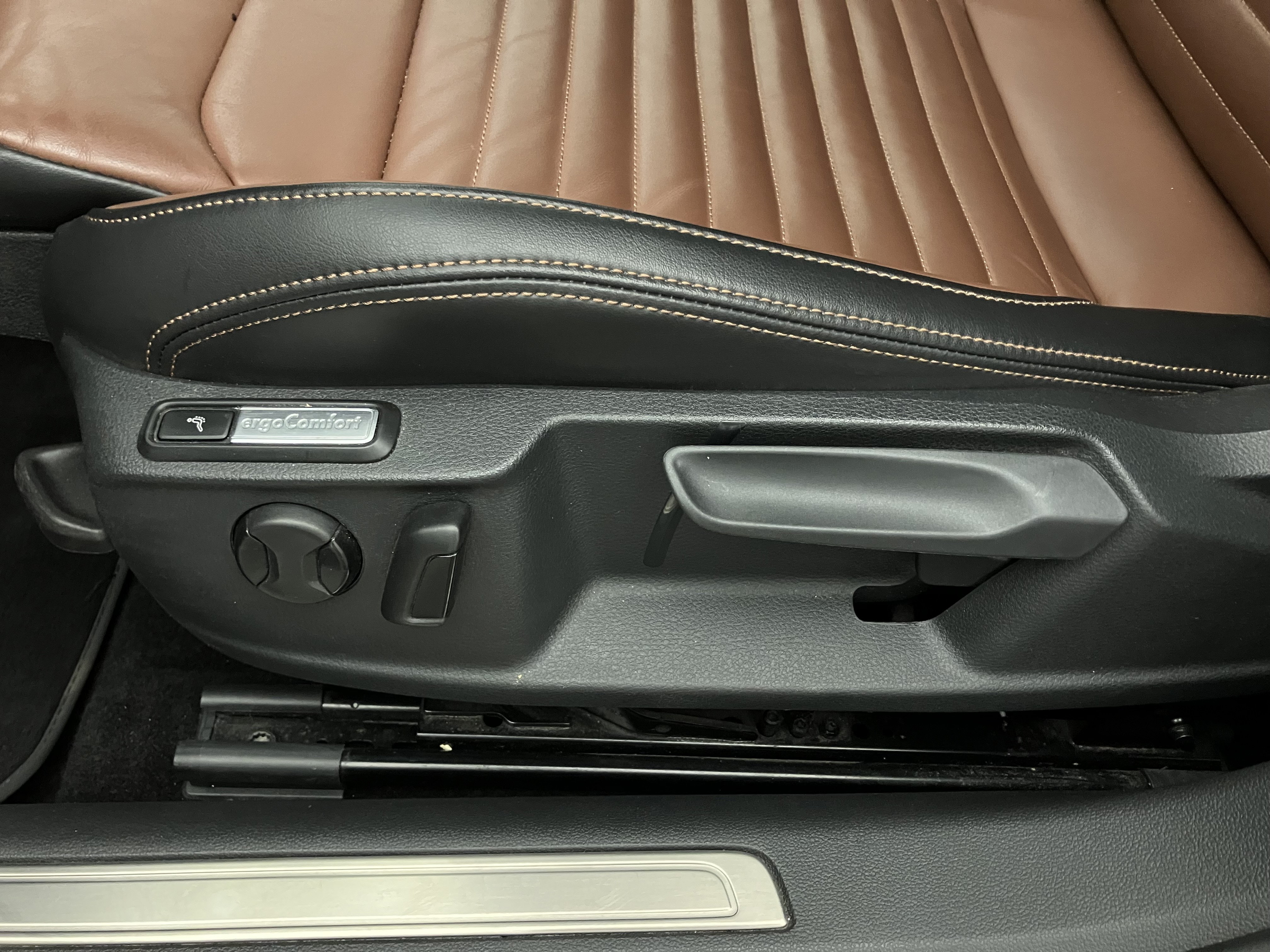 VW Passat Variant 1.5 TSI BMT Elegance | Bild 13 von 31