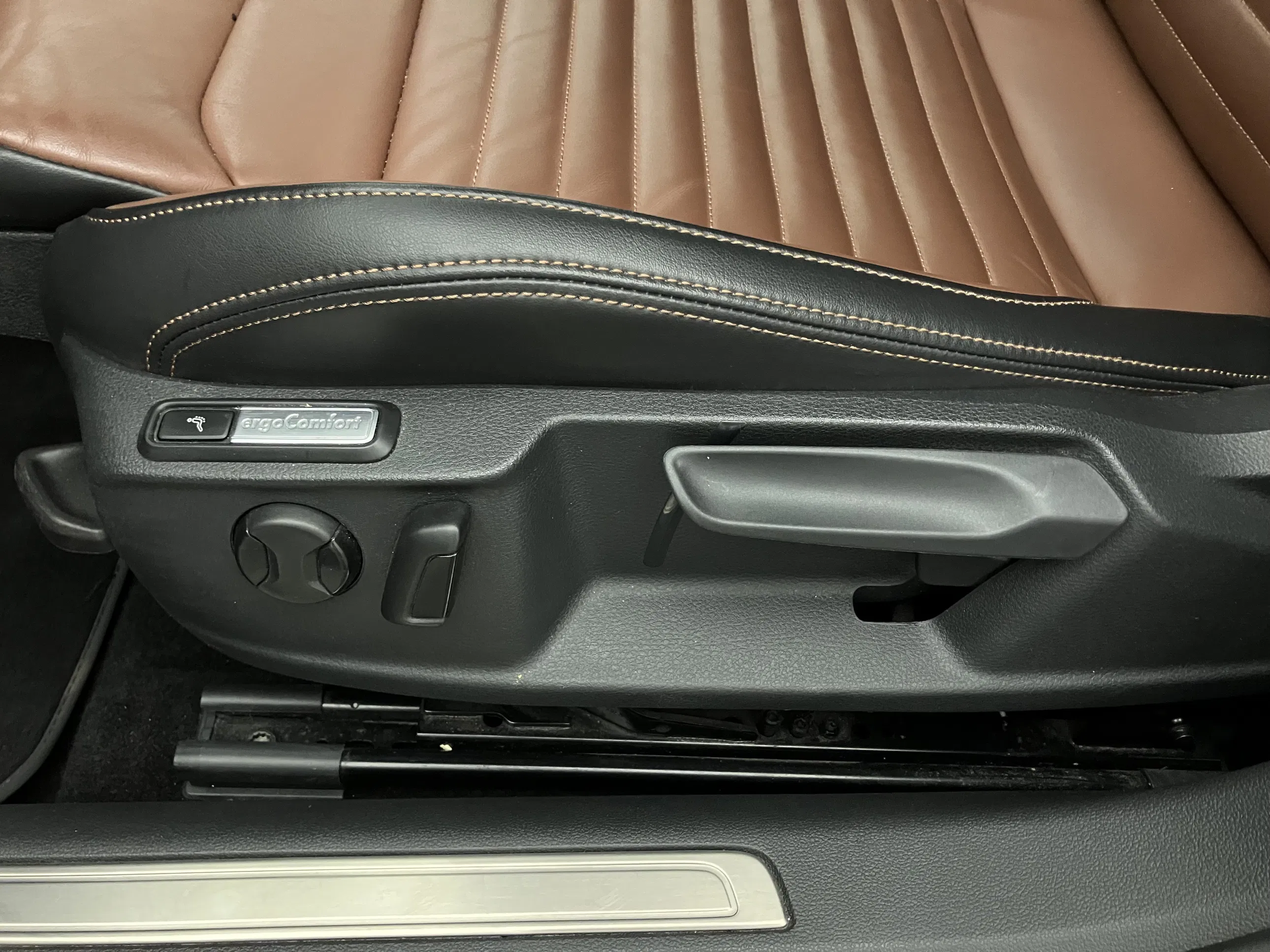 VW Passat Variant 1.5 TSI BMT Elegance | Bild 13 von 31