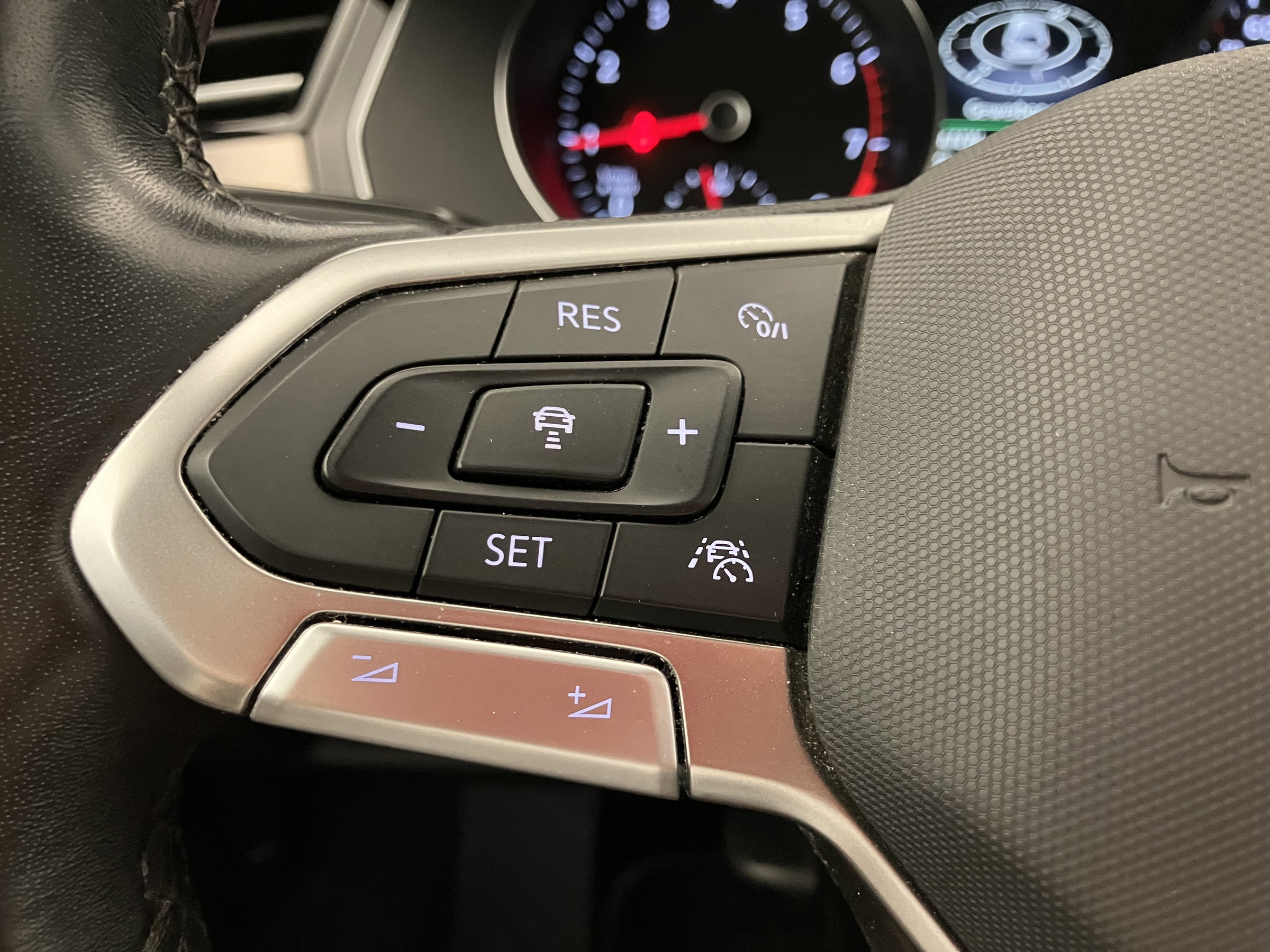 VW Passat Variant 1.5 TSI BMT Elegance | Bild 17 von 31