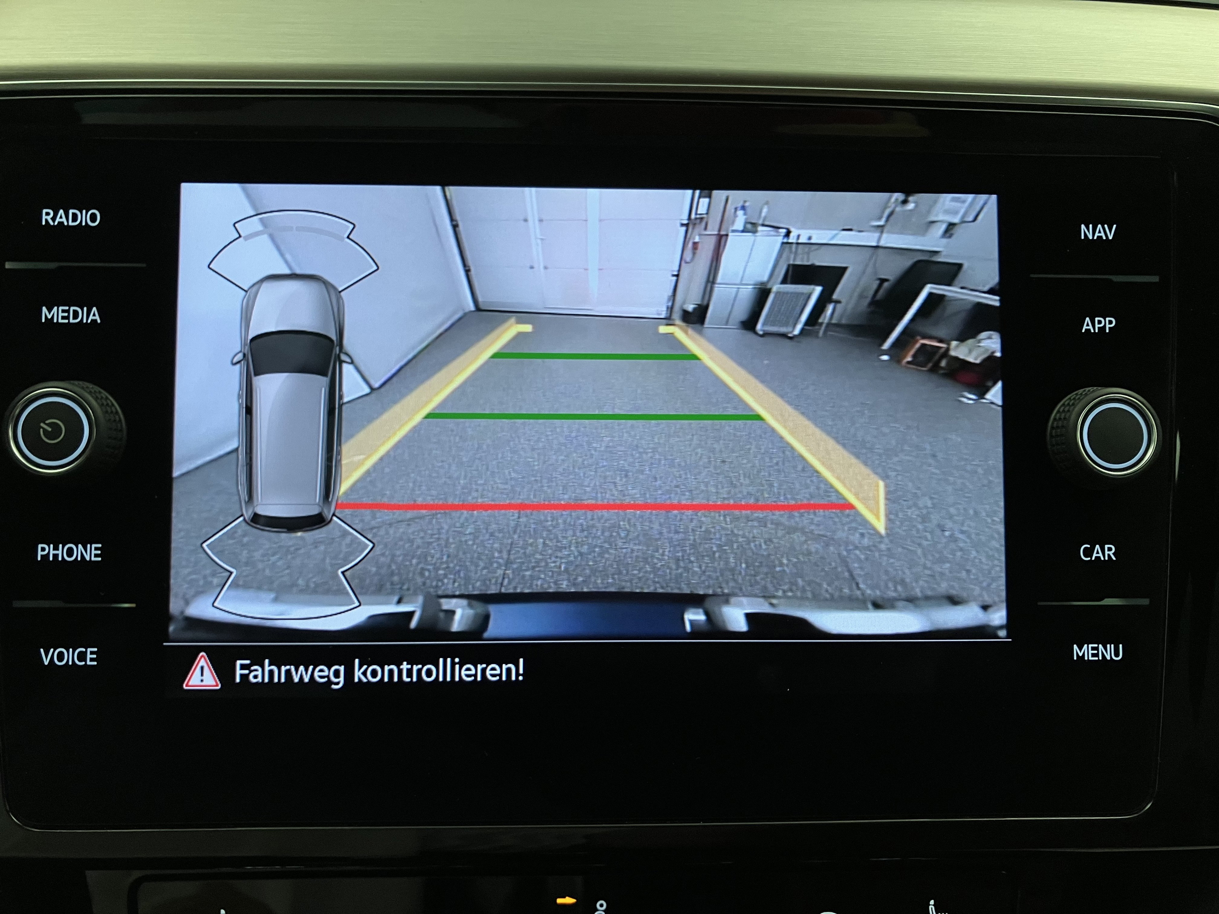 VW Passat Variant 1.5 TSI BMT Elegance | Bild 22 von 31