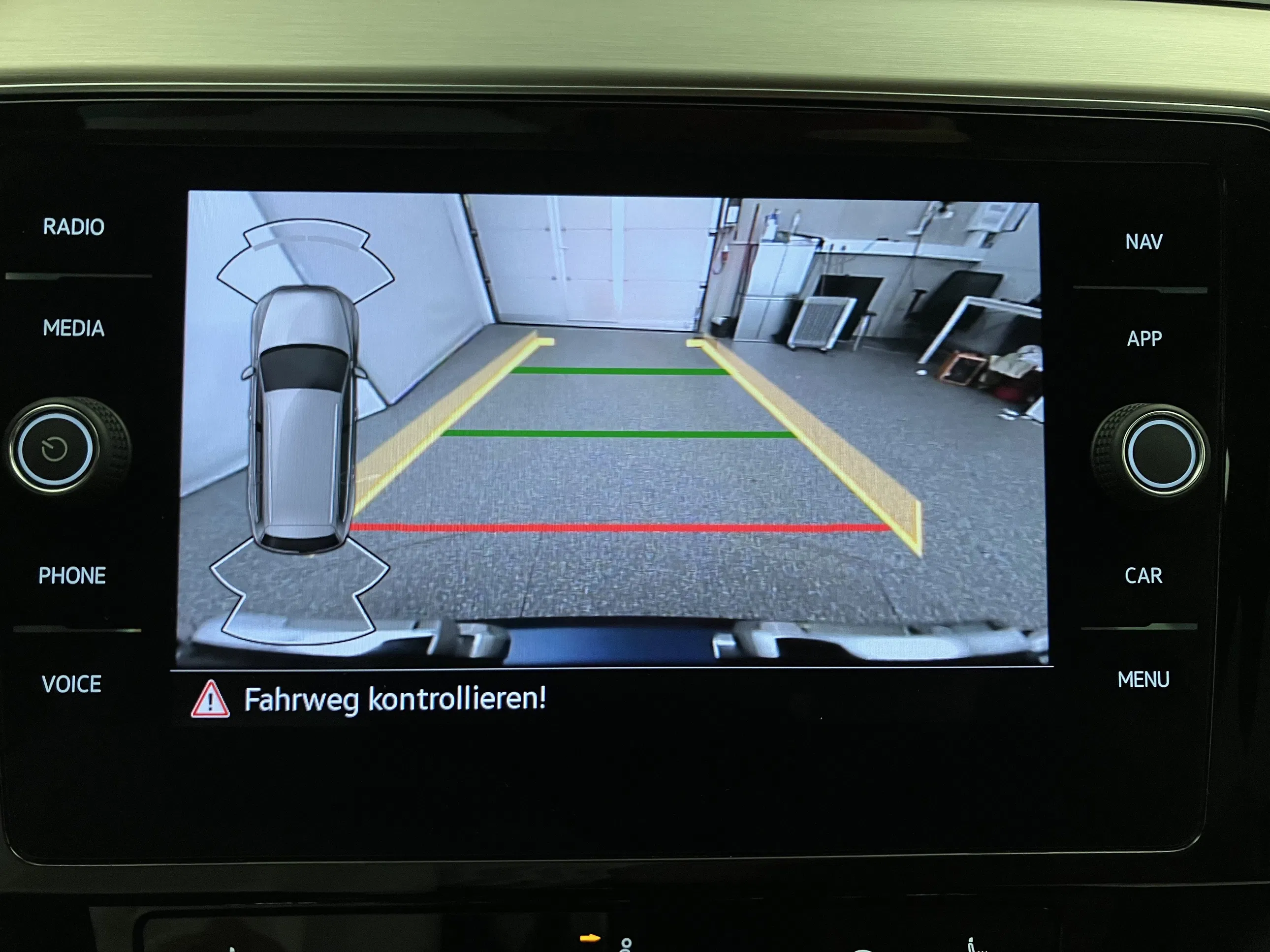 VW Passat Variant 1.5 TSI BMT Elegance | Bild 22 von 31